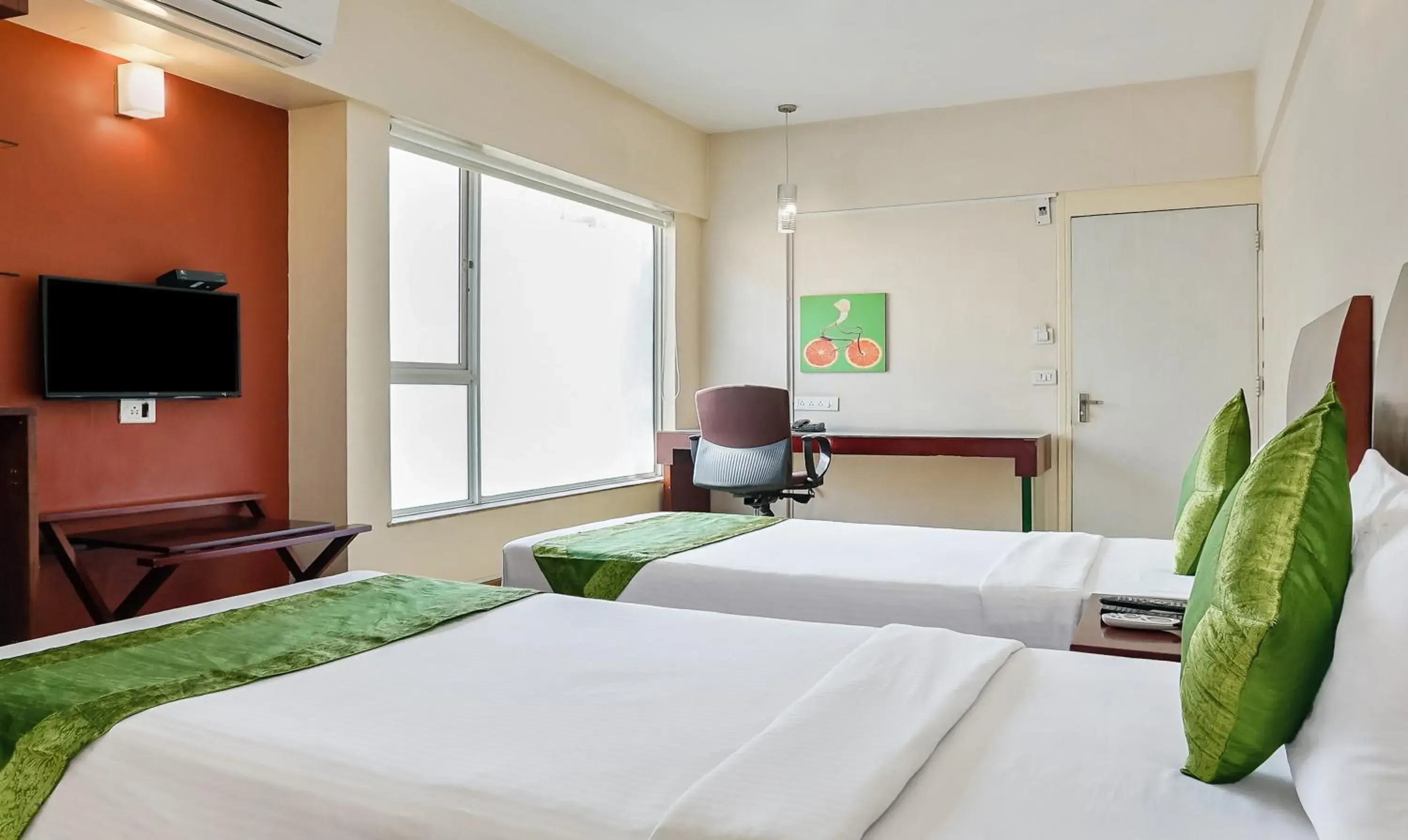 Bedroom, Bed in Treebo Brooks Manor Bedroom, Bed in Treebo Brooks Manor