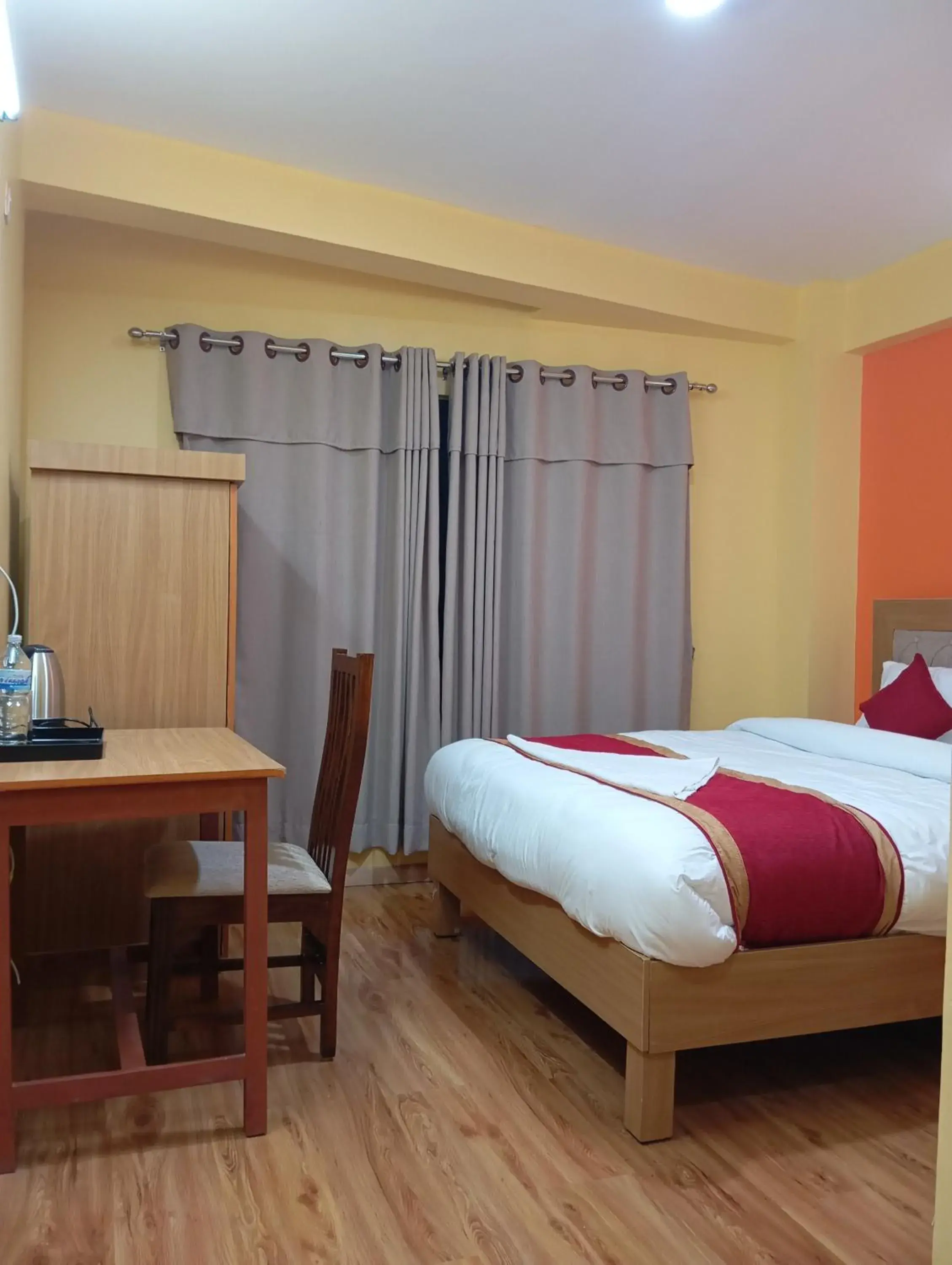 Deluxe Double Room (2 Adults + 1 Child) - single occupancy in Rambler's Hotel Deluxe Double Room (2 Adults + 1 Child) - single occupancy in Rambler's Hotel