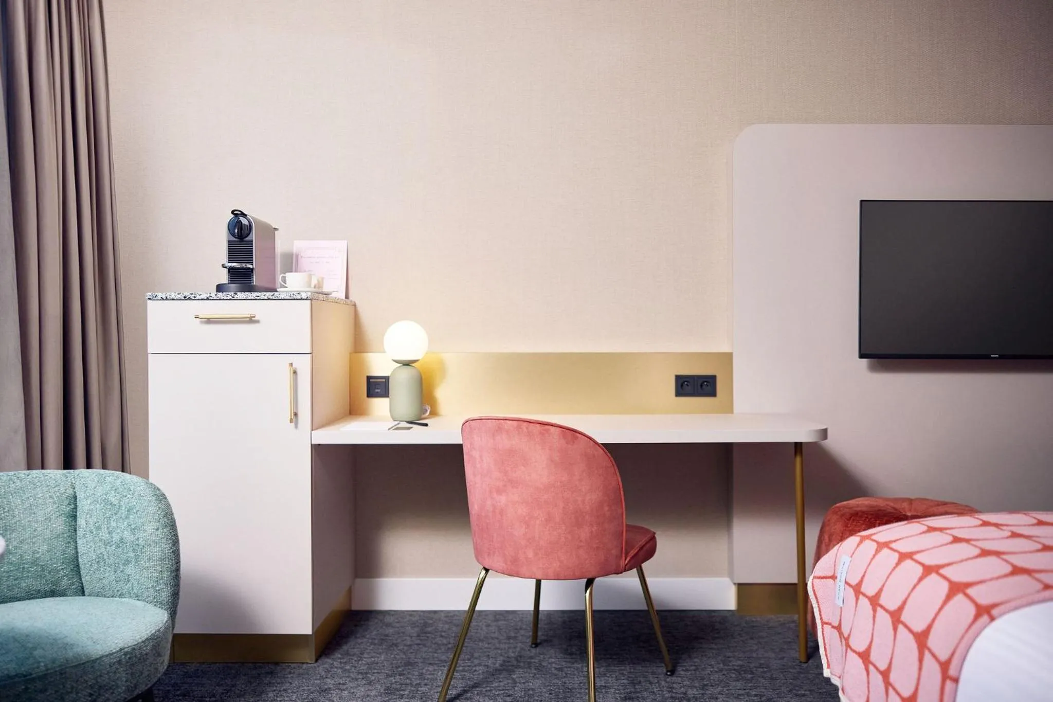 Bedroom, Bed in Van der Valk Hotel Park Lane Antwerpen