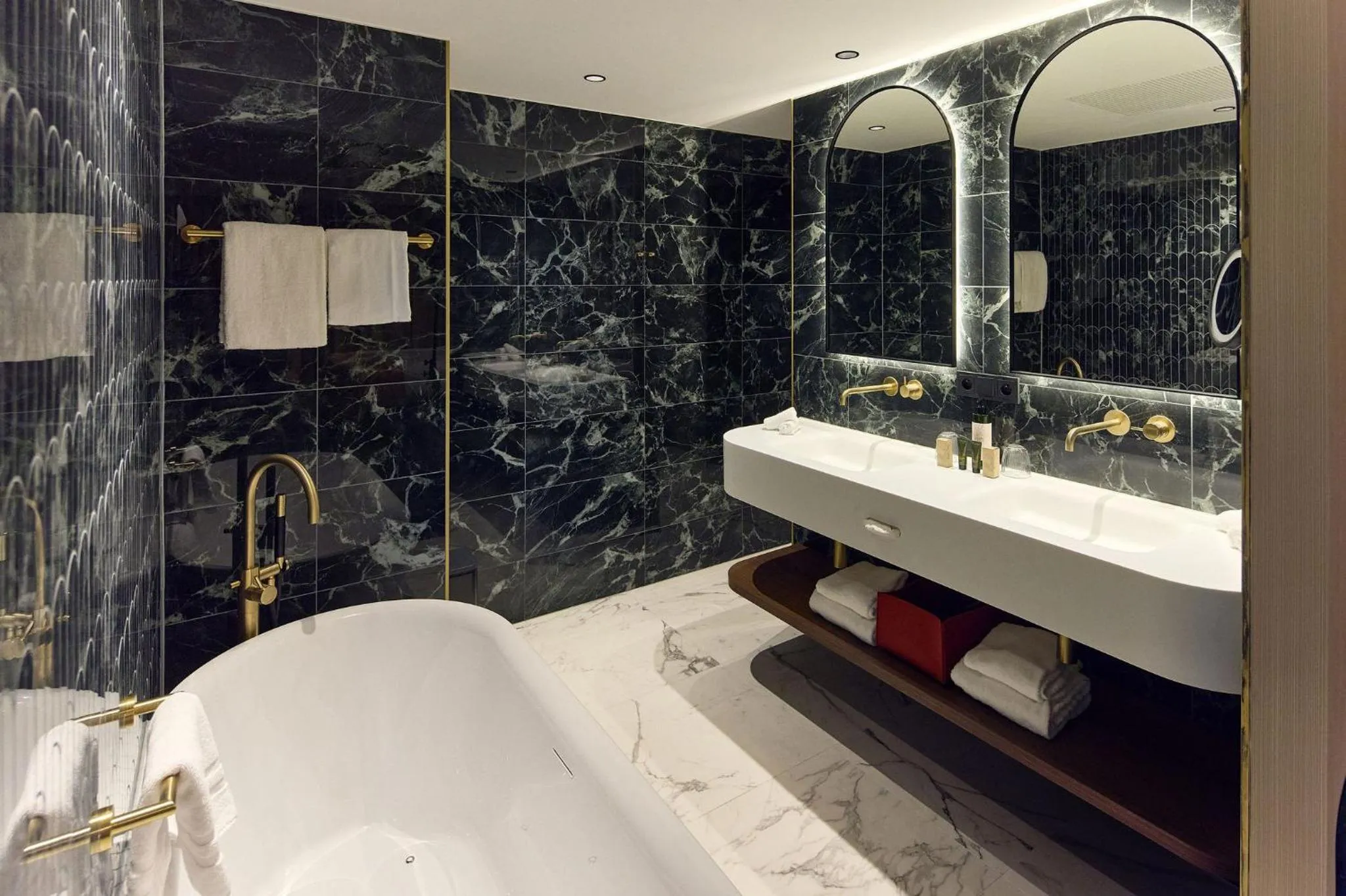 Bathroom in Van der Valk Hotel Park Lane Antwerpen