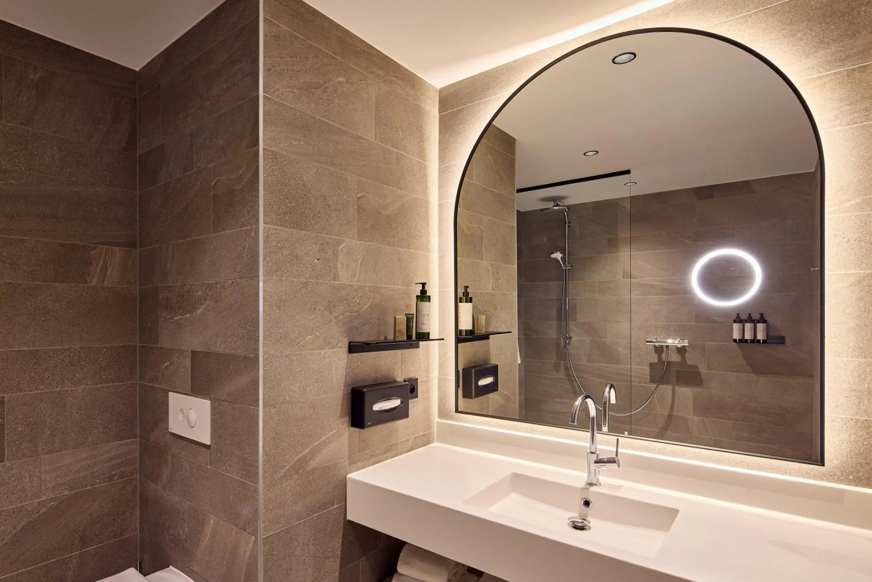 Bathroom in Van der Valk Hotel Park Lane Antwerpen Bathroom in Van der Valk Hotel Park Lane Antwerpen