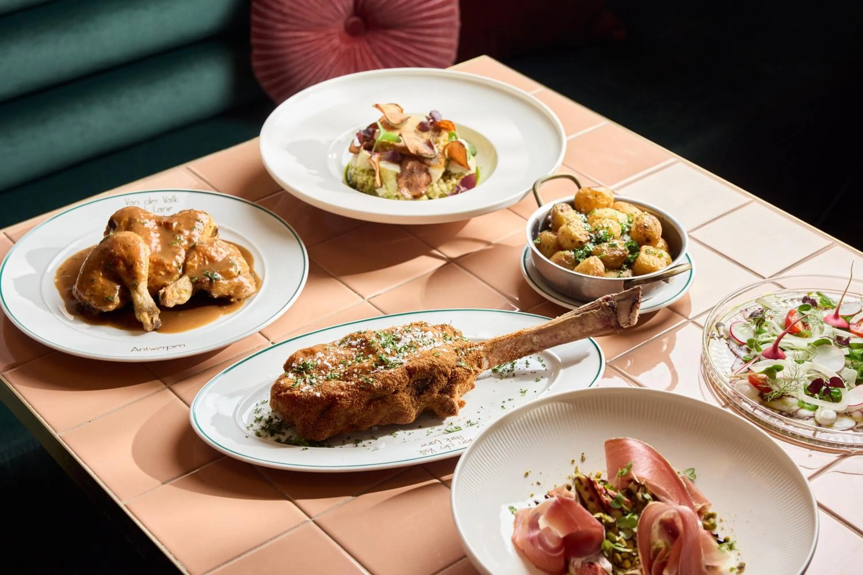 Restaurant/places to eat in Van der Valk Hotel Park Lane Antwerpen