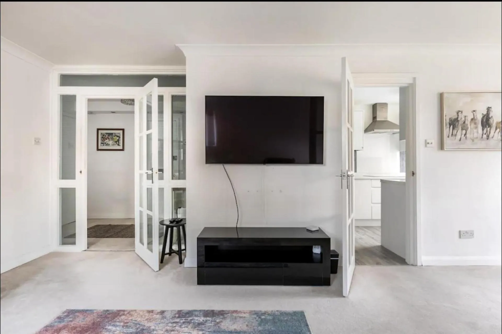 Spacious 1 bed apartment with parking & balcony!