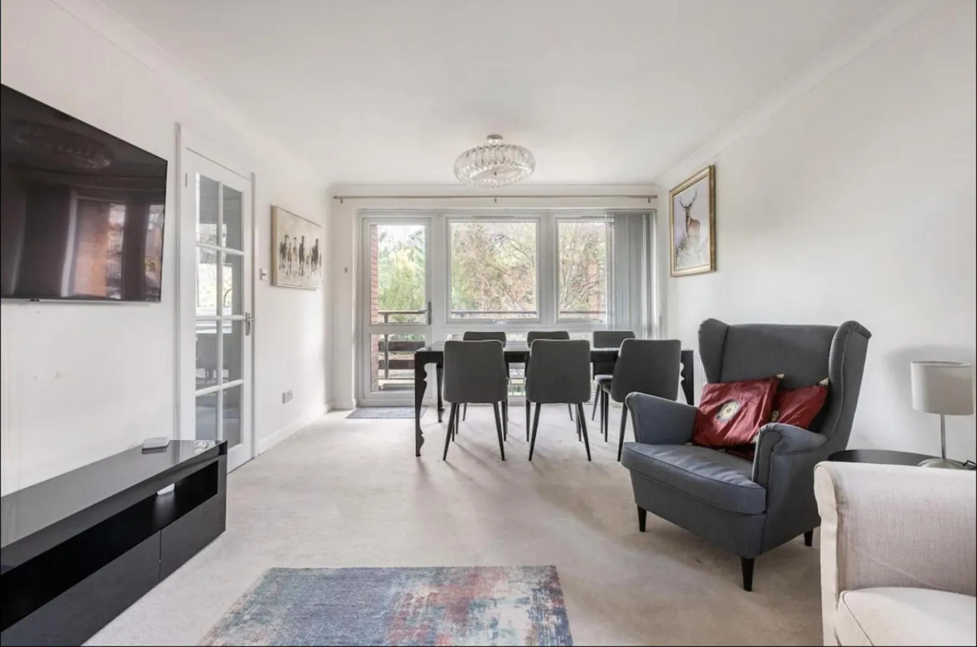Spacious 1 bed apartment with parking & balcony!