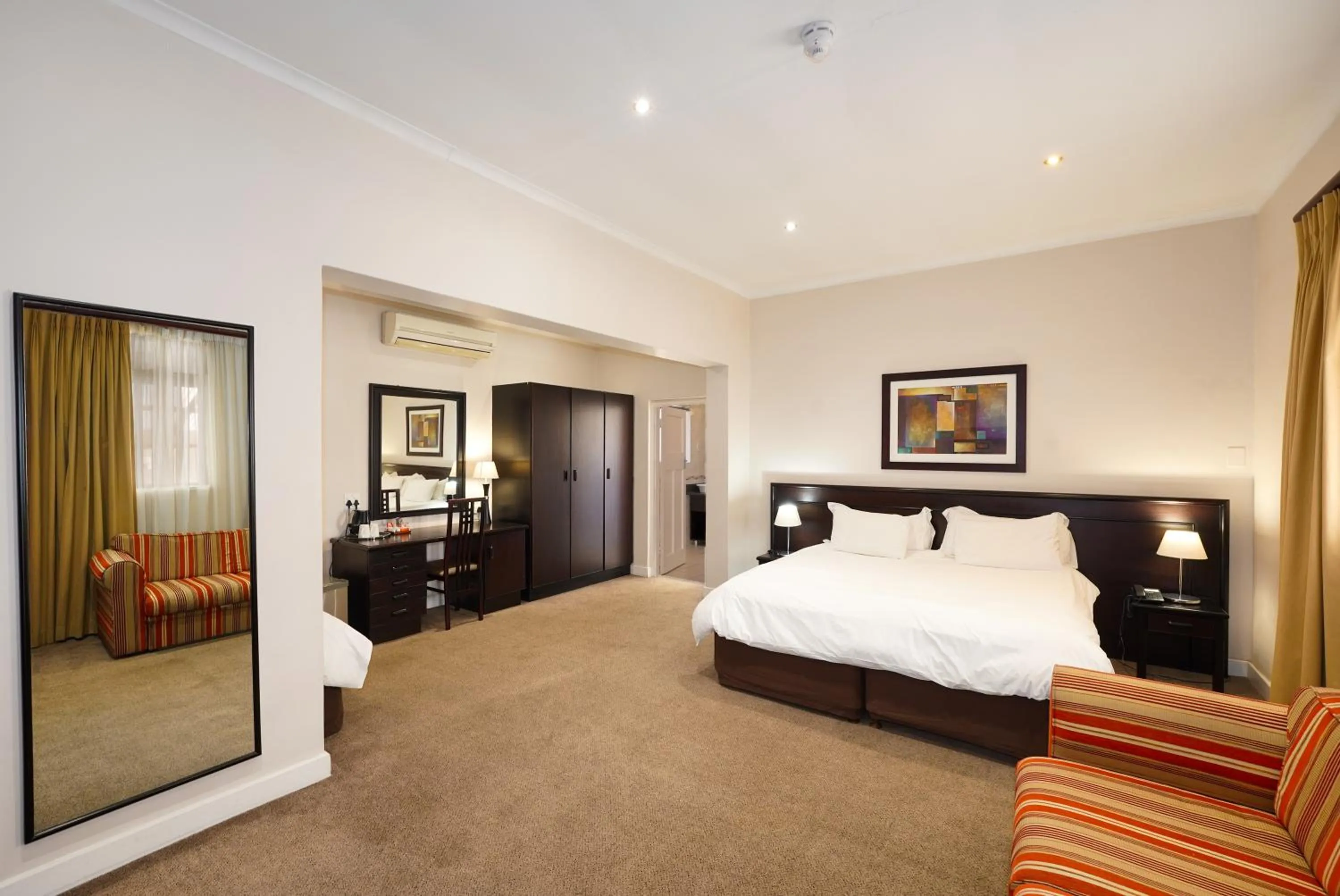 Bed in Cumberland Hotel Worcester