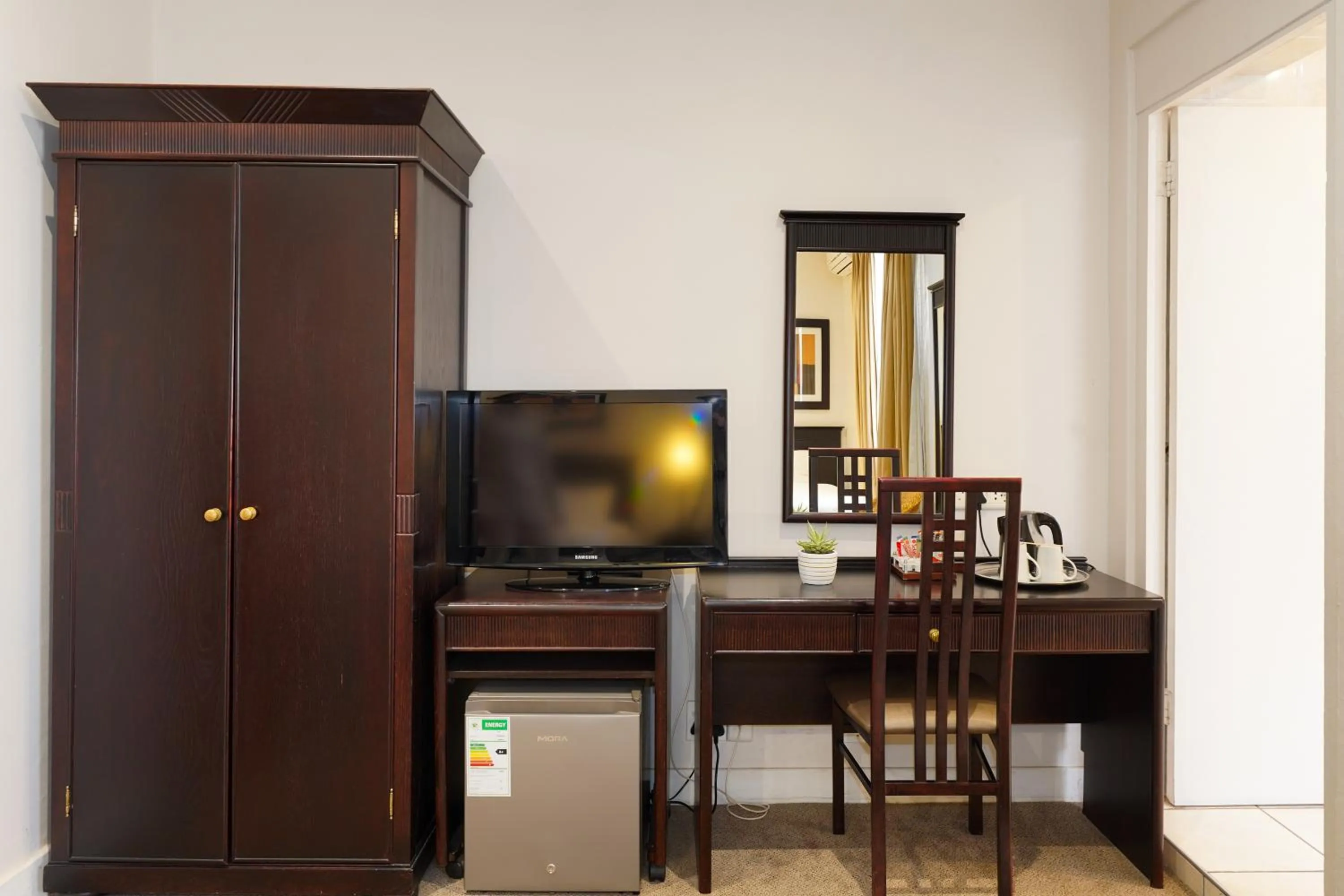 TV and multimedia in Cumberland Hotel Worcester