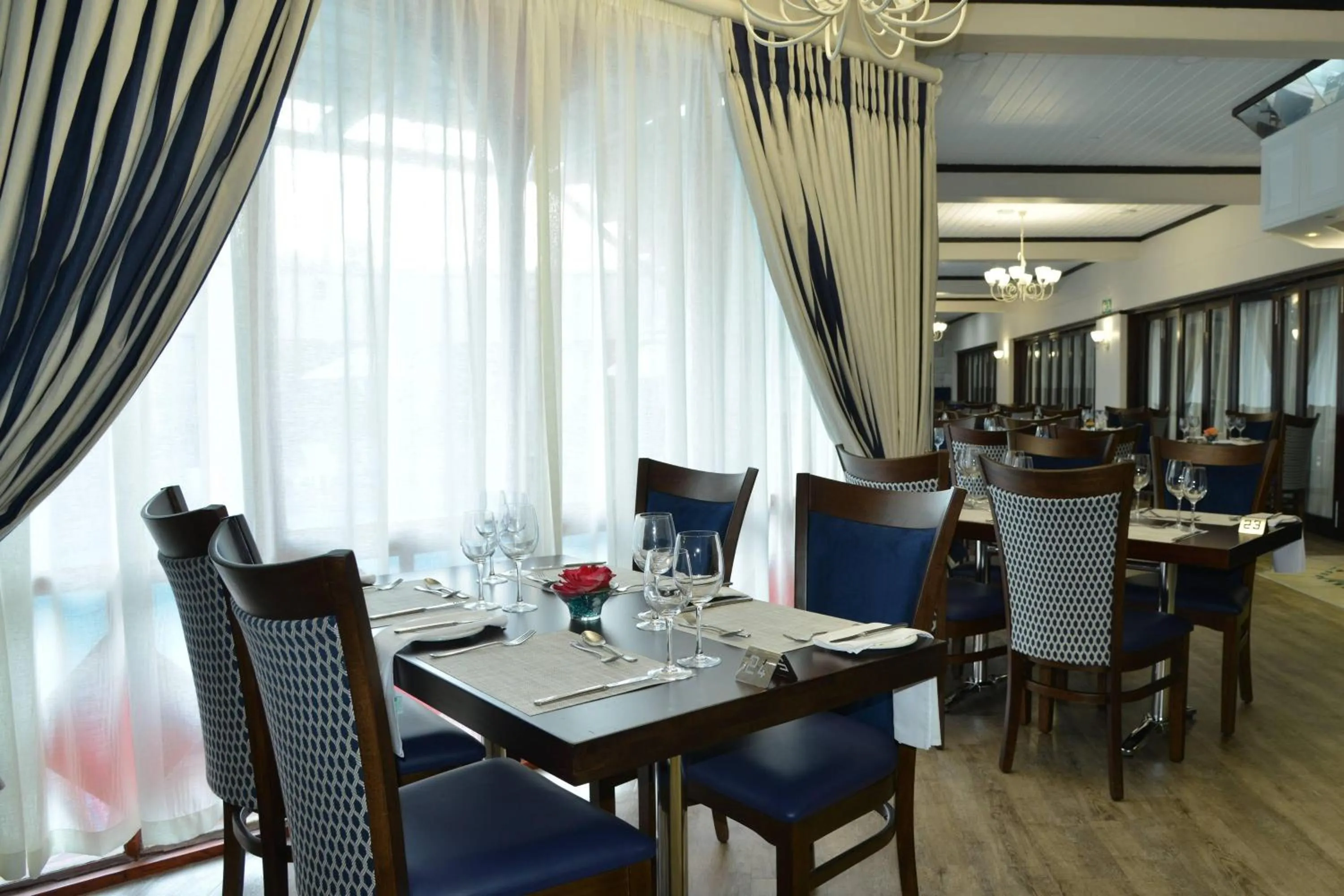 Restaurant/places to eat in Cumberland Hotel Worcester