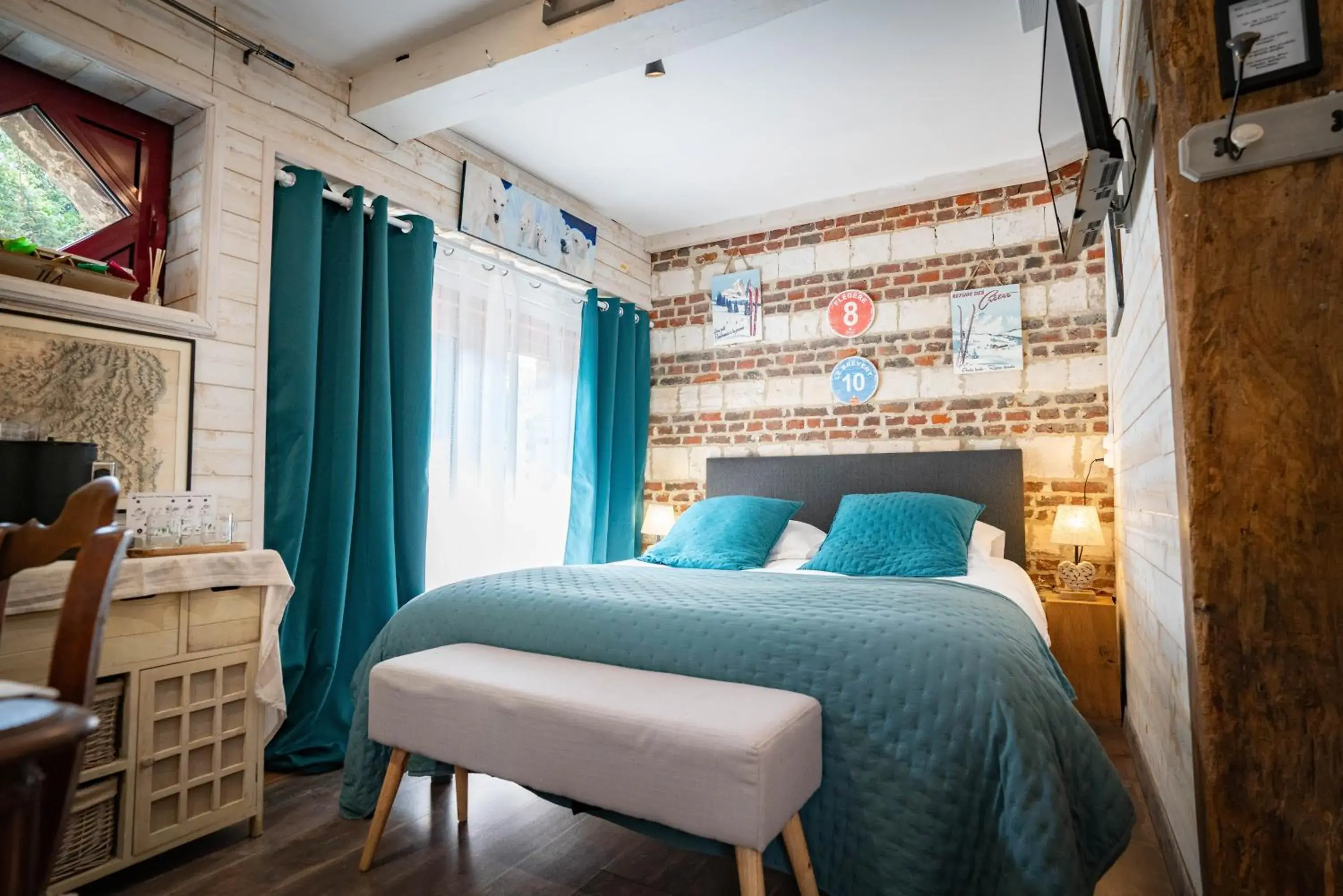 Double Room with Private External Bathroom in La Ferme des Templiers de Fléchinelle Double Room with Private External Bathroom in La Ferme des Templiers de Fléchinelle