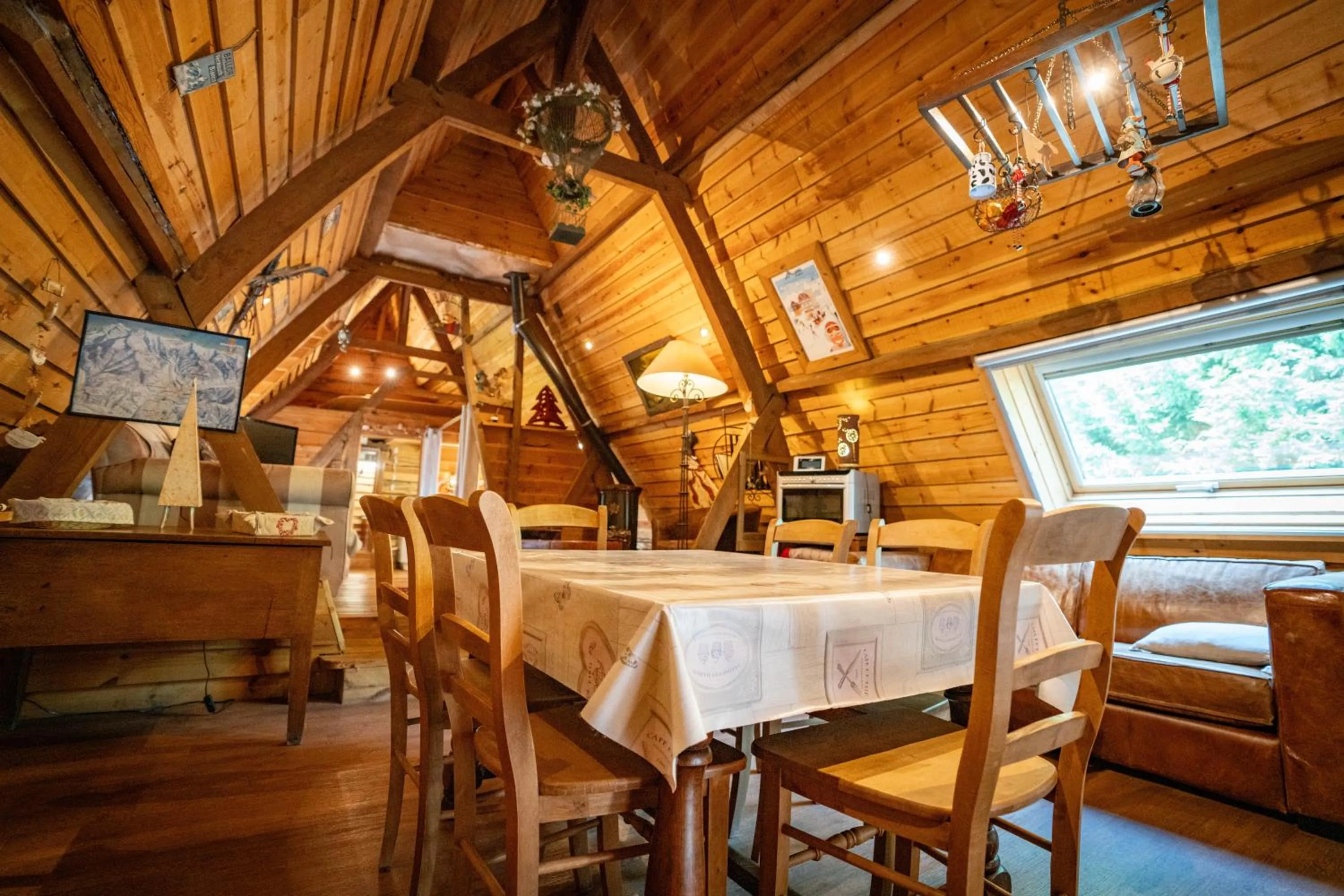 Dining area in La Ferme des Templiers de Fléchinelle