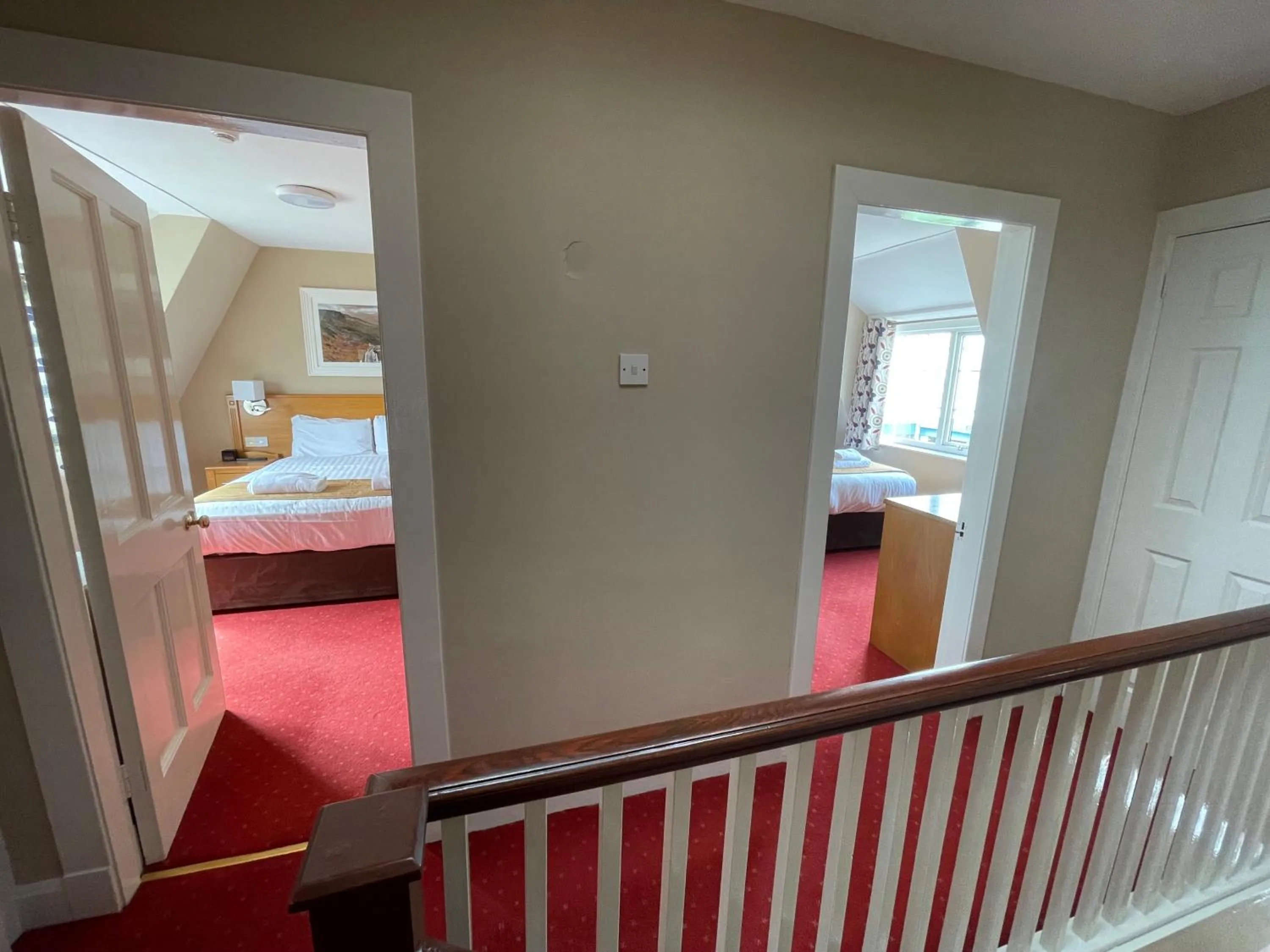 Bedroom, Bed in Belmore Court & Motel