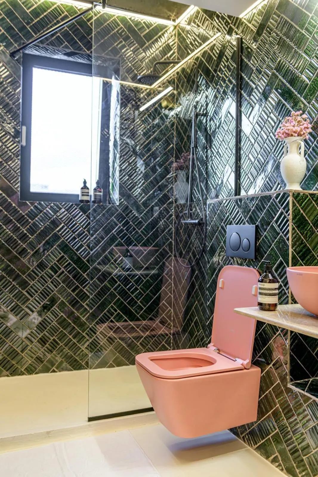 Toilet in Nishani Boutique