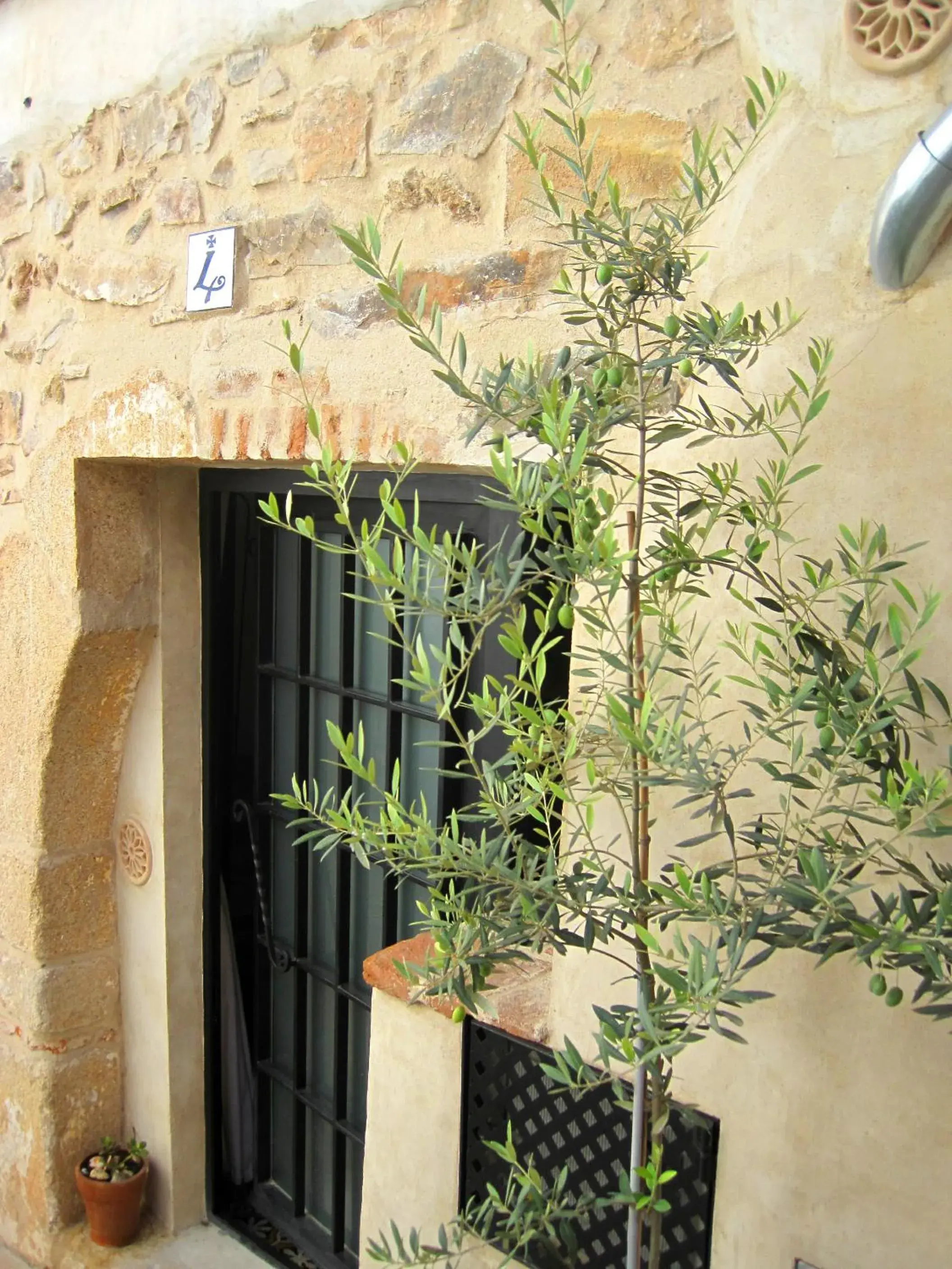 La Casina de Piedra ENCANTO - Parte Antigua de Cáceres La Casina de Piedra ENCANTO - Parte Antigua de Cáceres