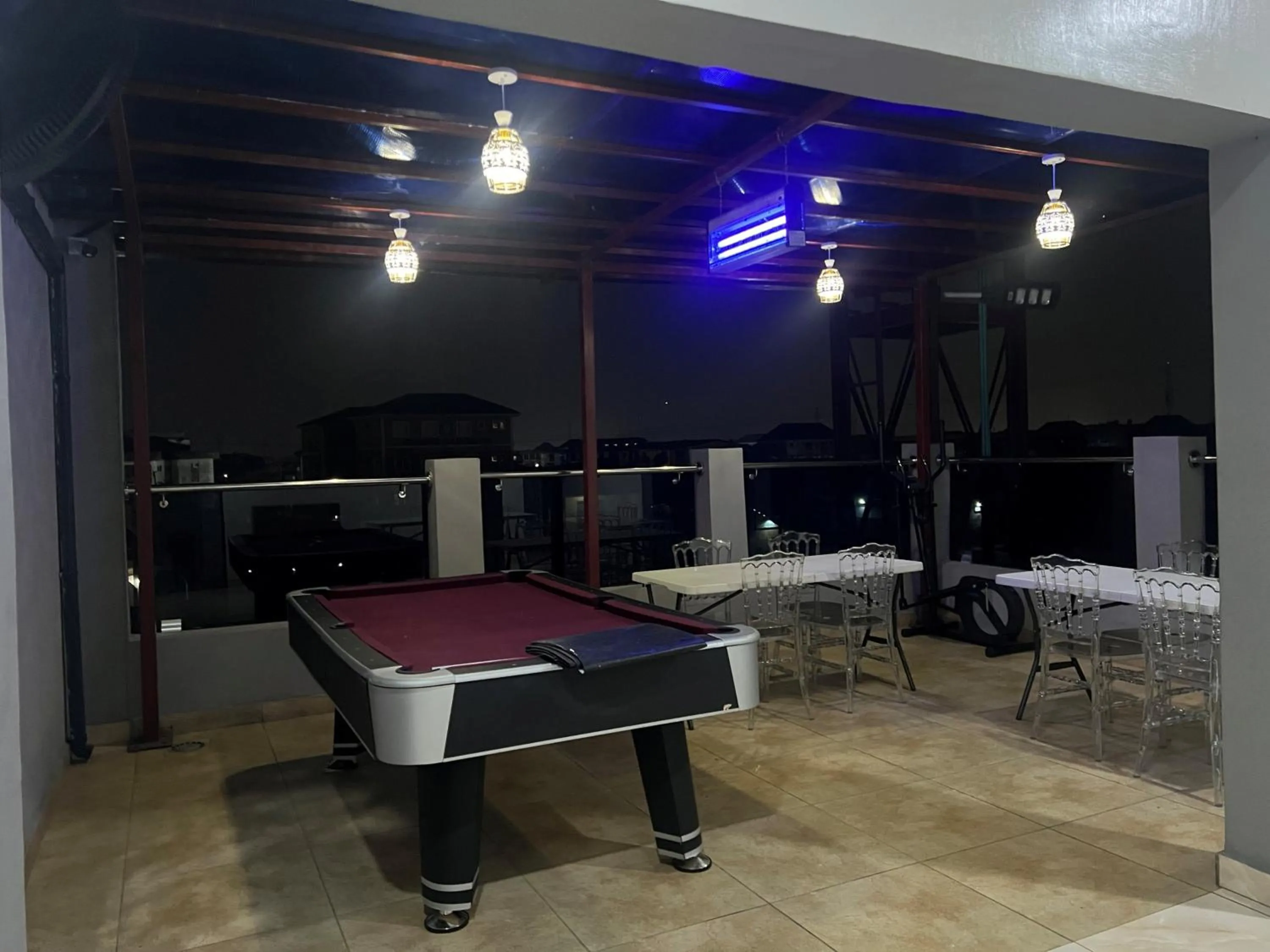 Bamgbose Apartments - Sleeps 2 - Balcony - Parking