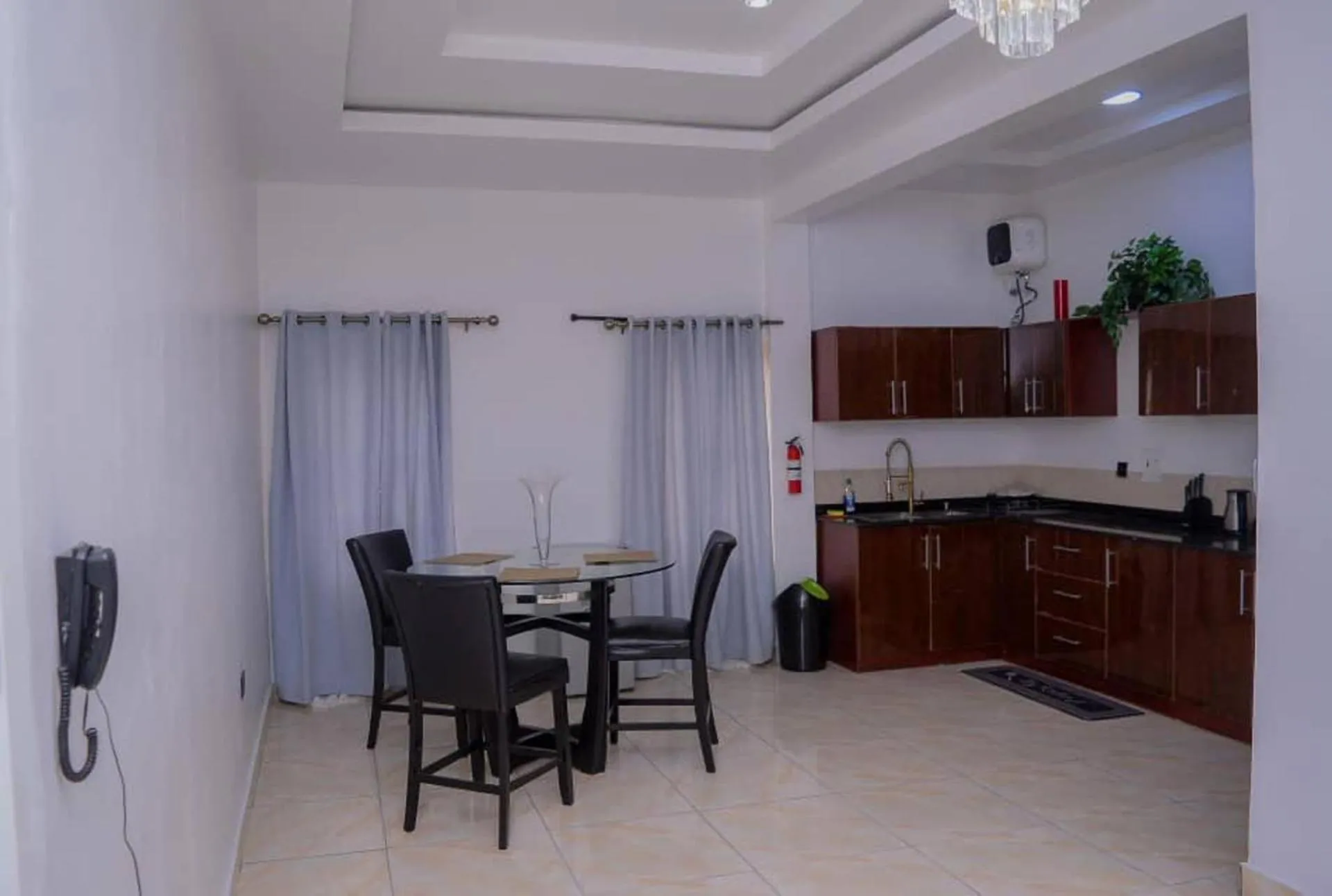 Kitchen or kitchenette in Bamgbose Apartments - Sleeps 2 - Balcony - Parking