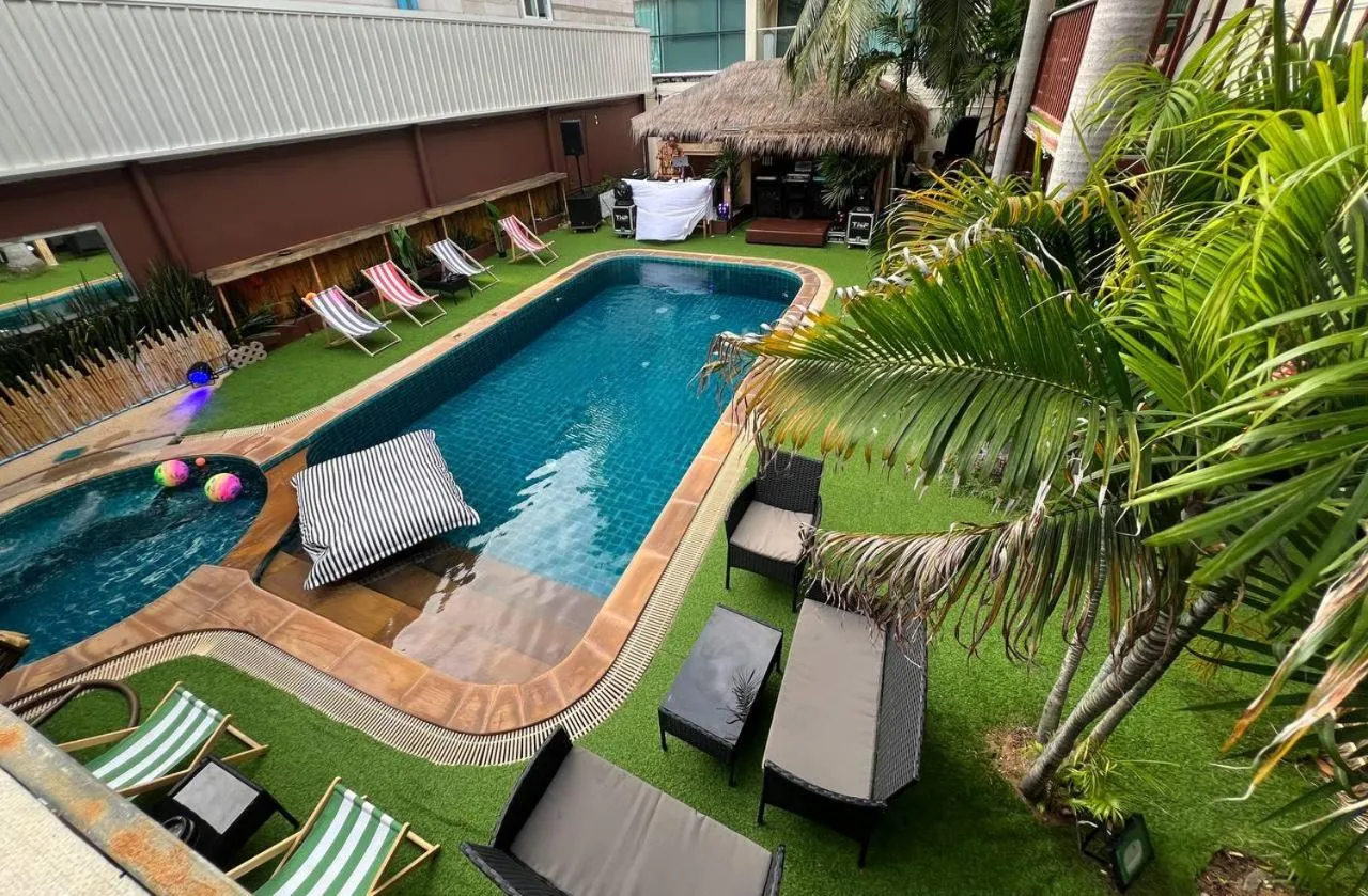Smokers Resort