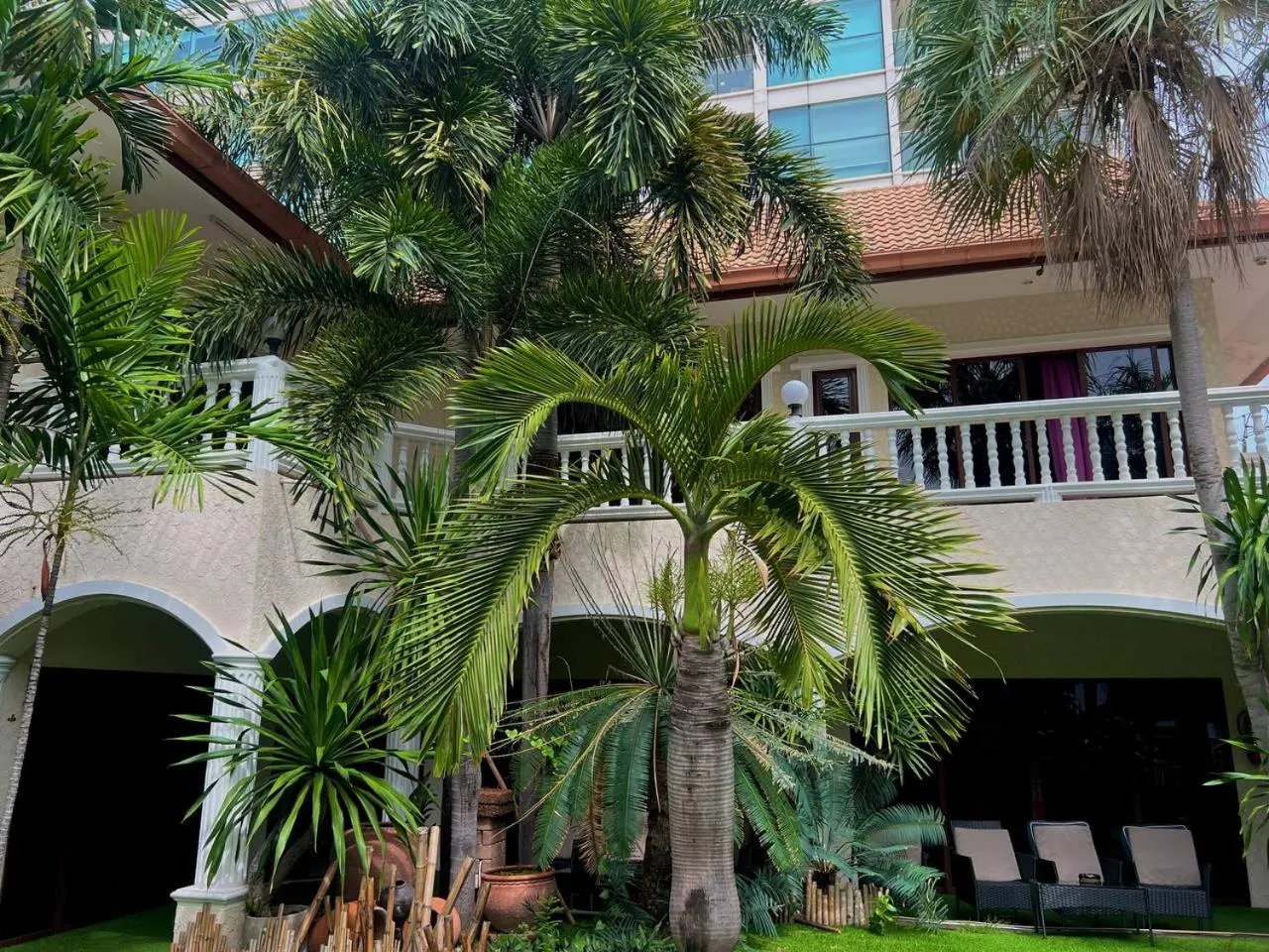Smokers Resort