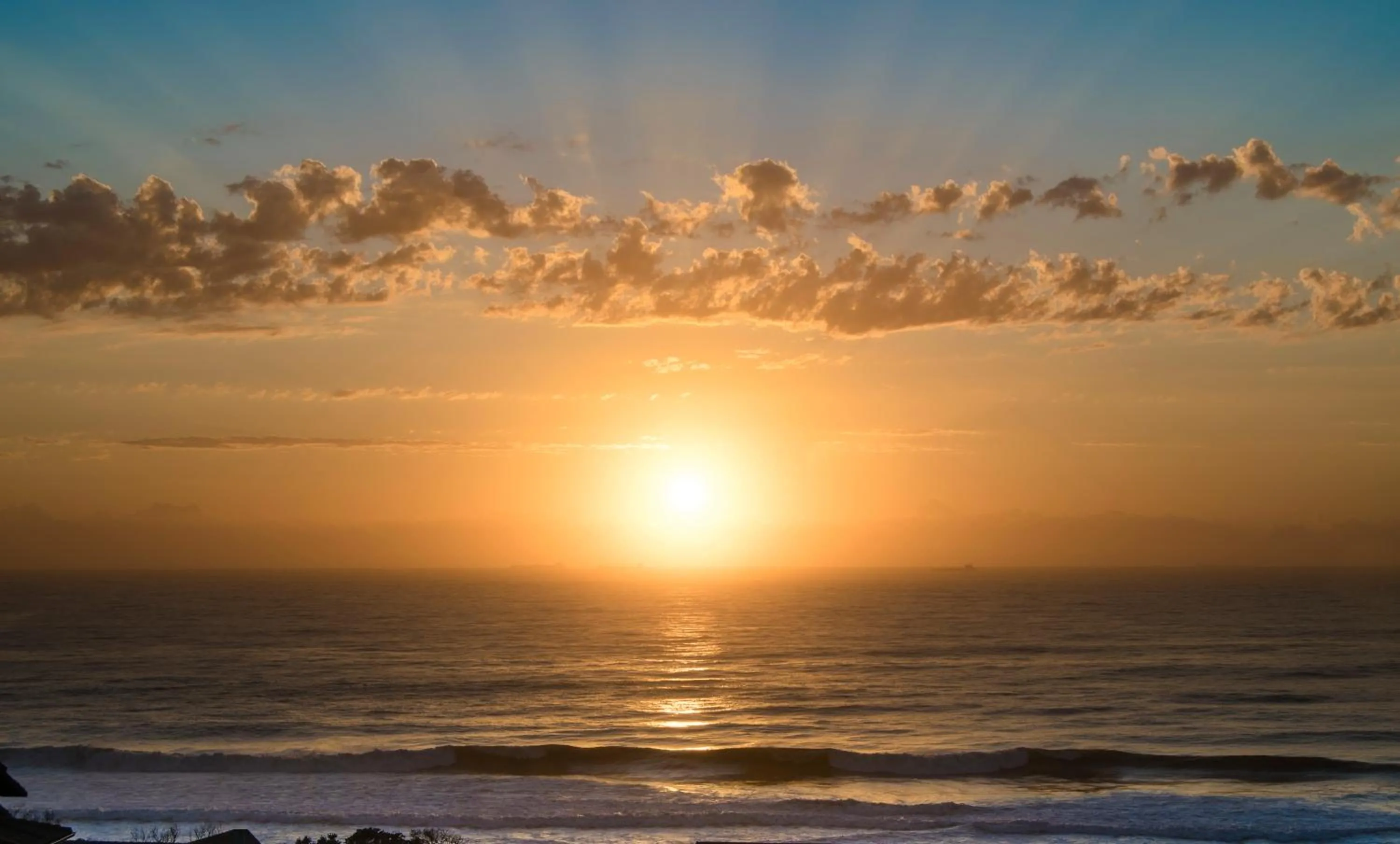 Sea La Vie Umhlanga - Main Beach Access by WhereToGo