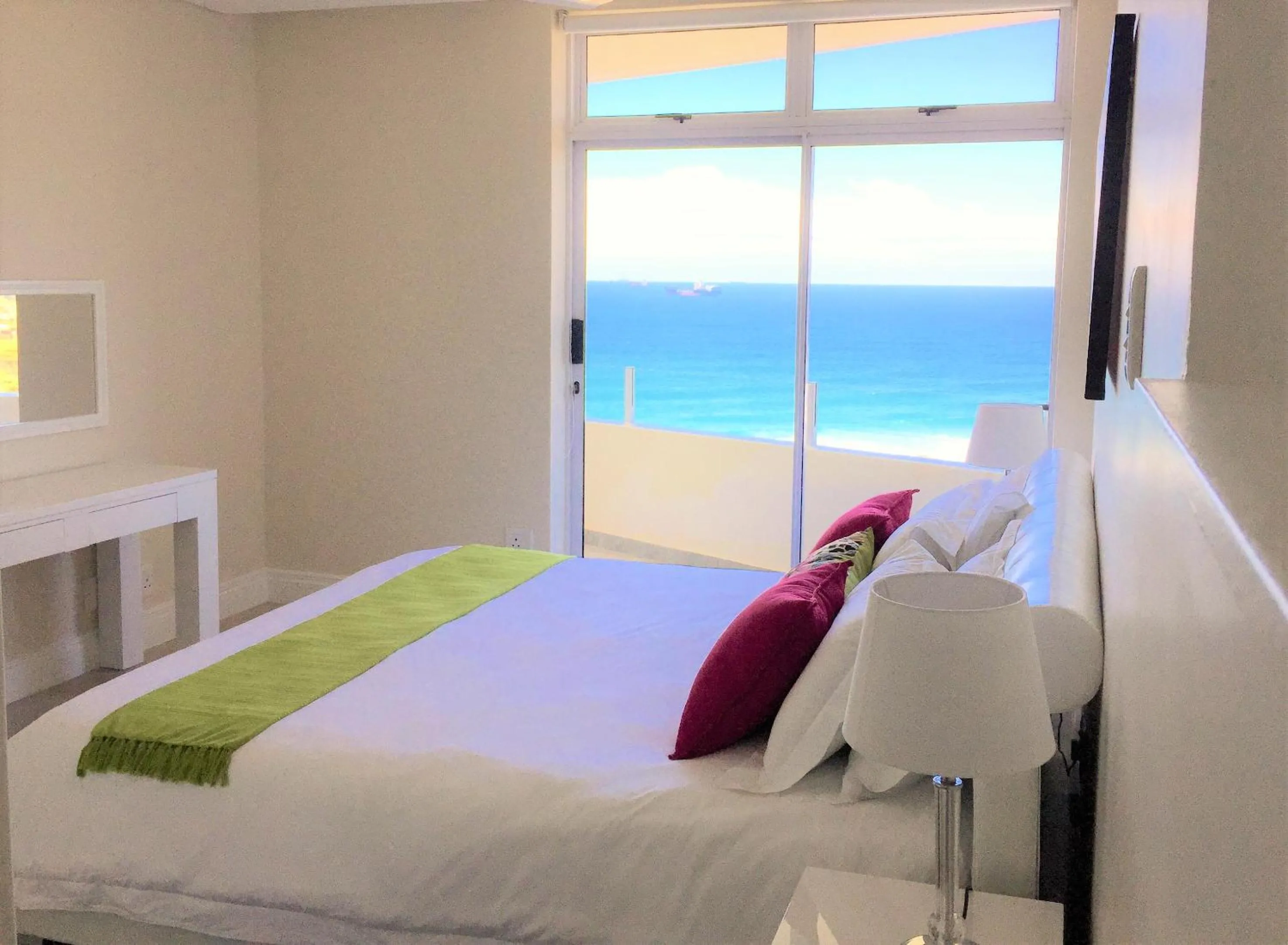 Sea La Vie Umhlanga - Main Beach Access by WhereToGo