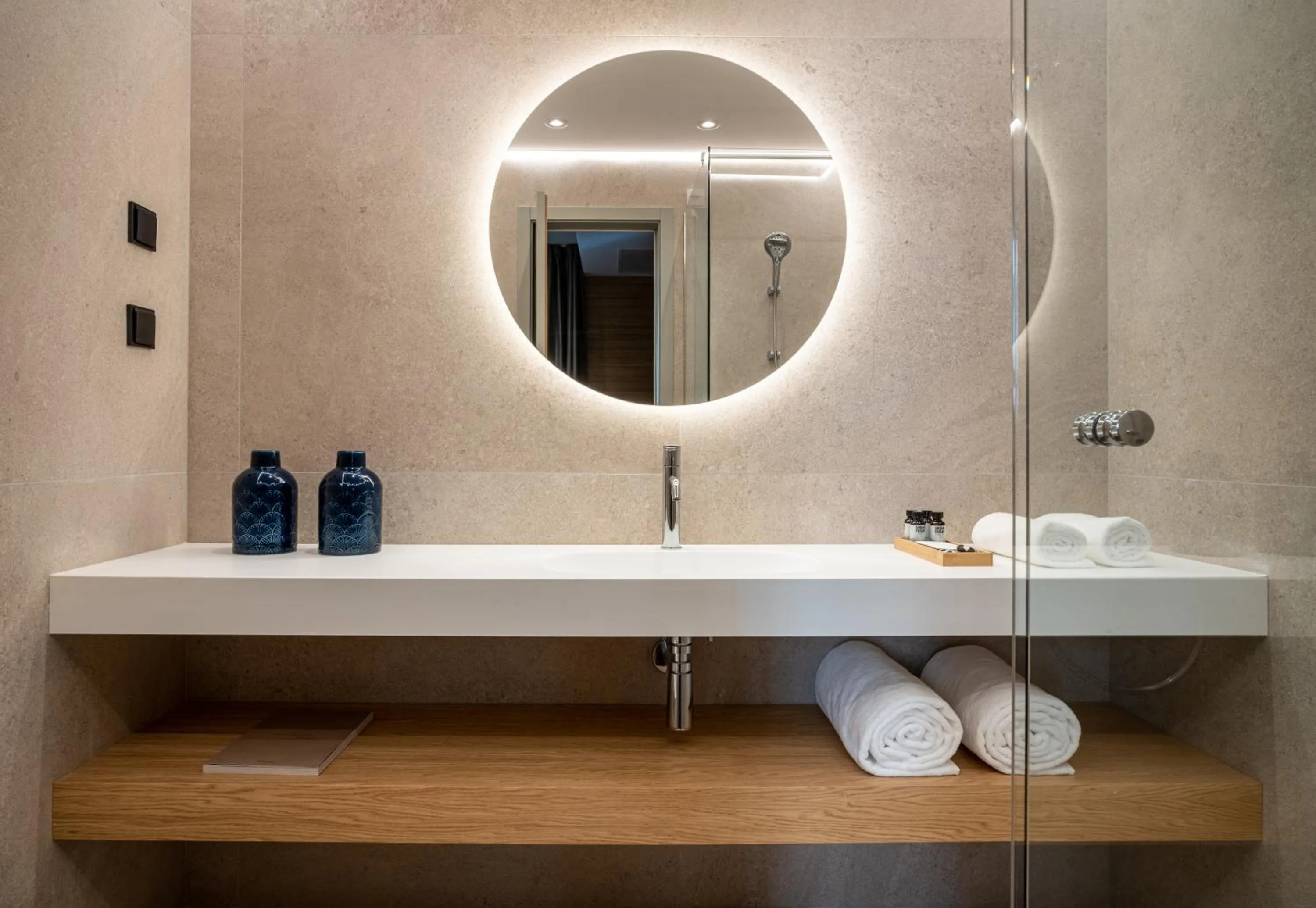Deluxe Twin Room in Sentro Boutique Hotel