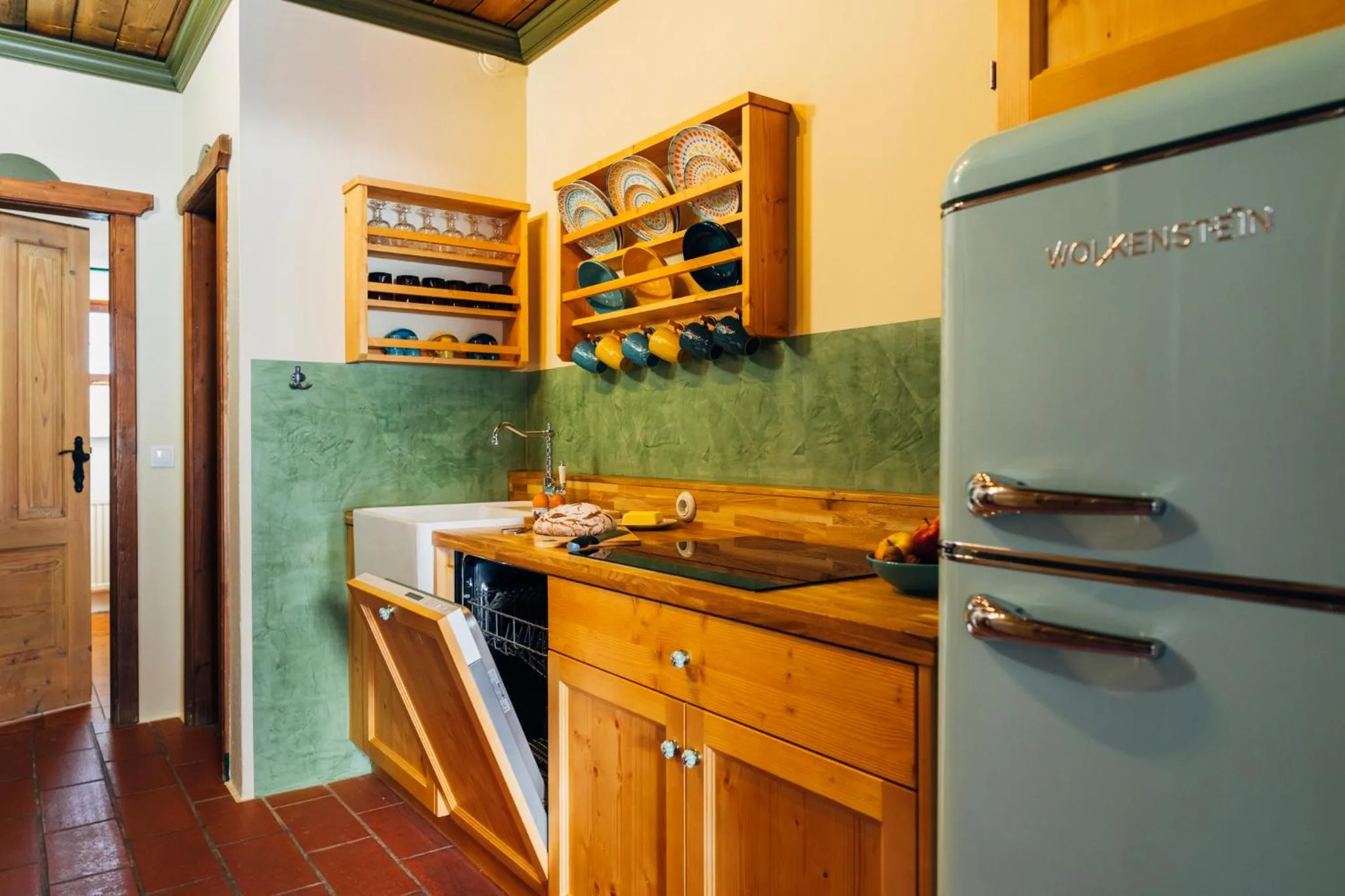 Kitchen or kitchenette in Slow Travel Resort Kirchleitn