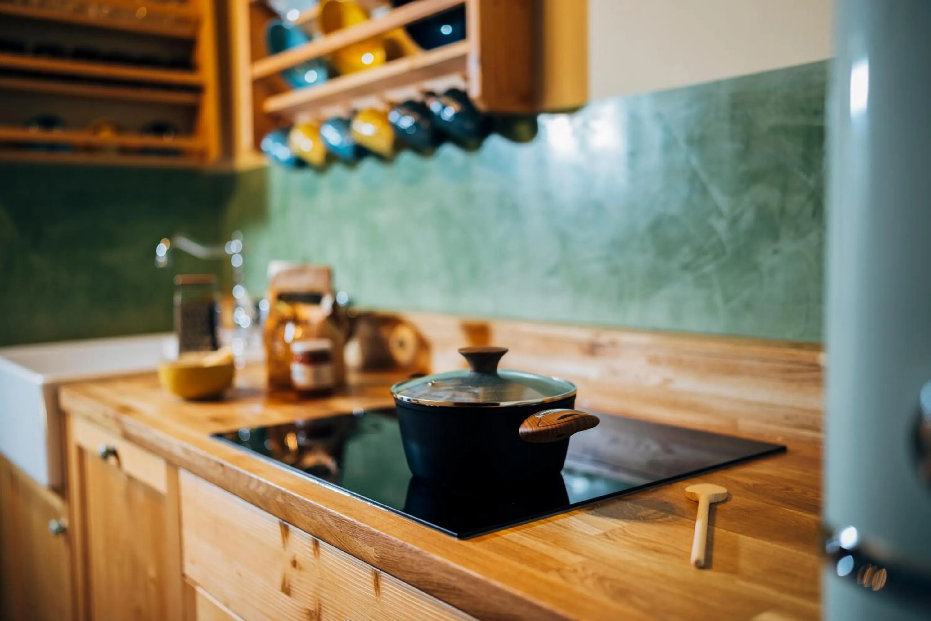 Kitchen or kitchenette in Slow Travel Resort Kirchleitn