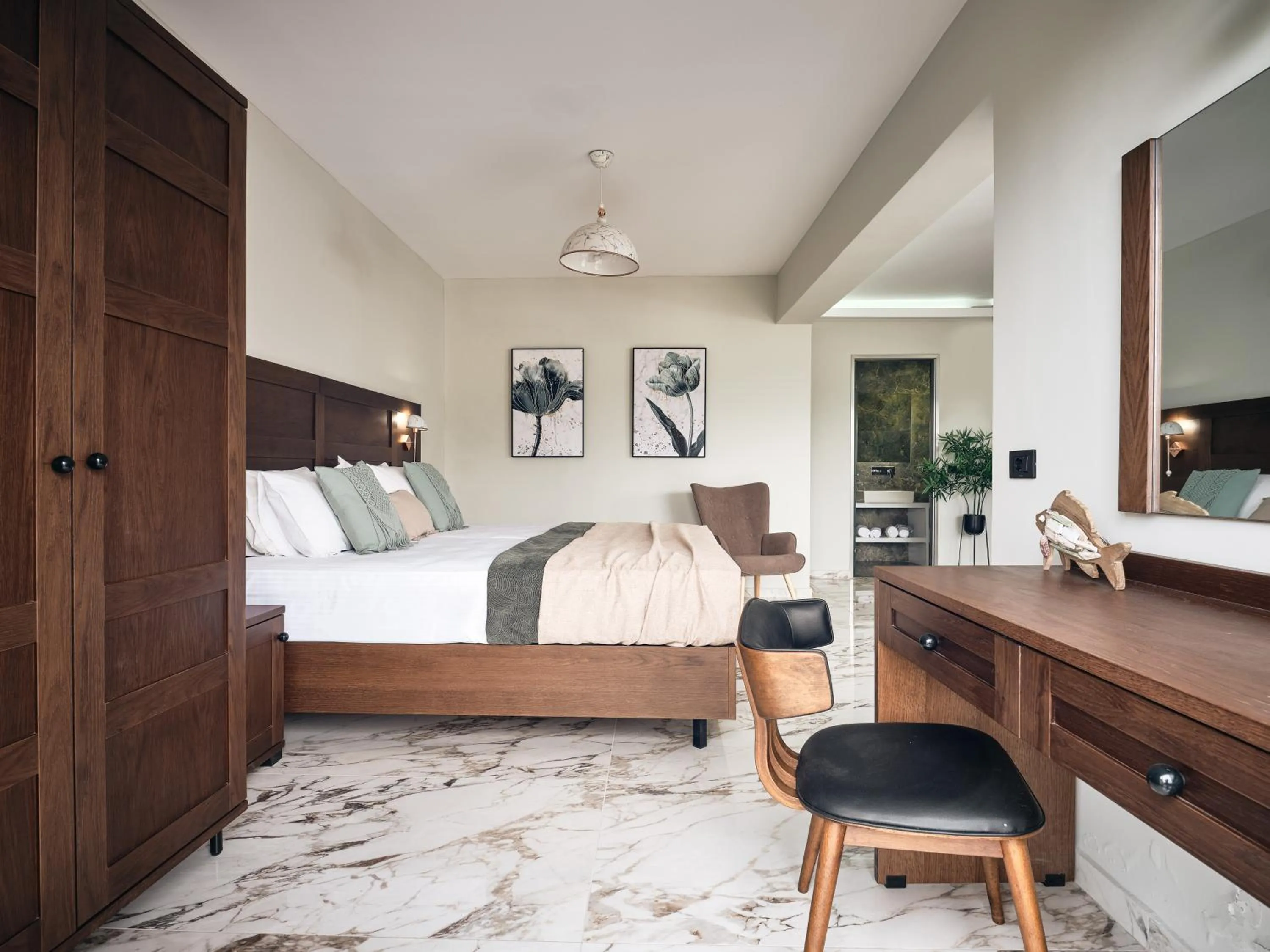 Bedroom, Bed in Letsos Hotel