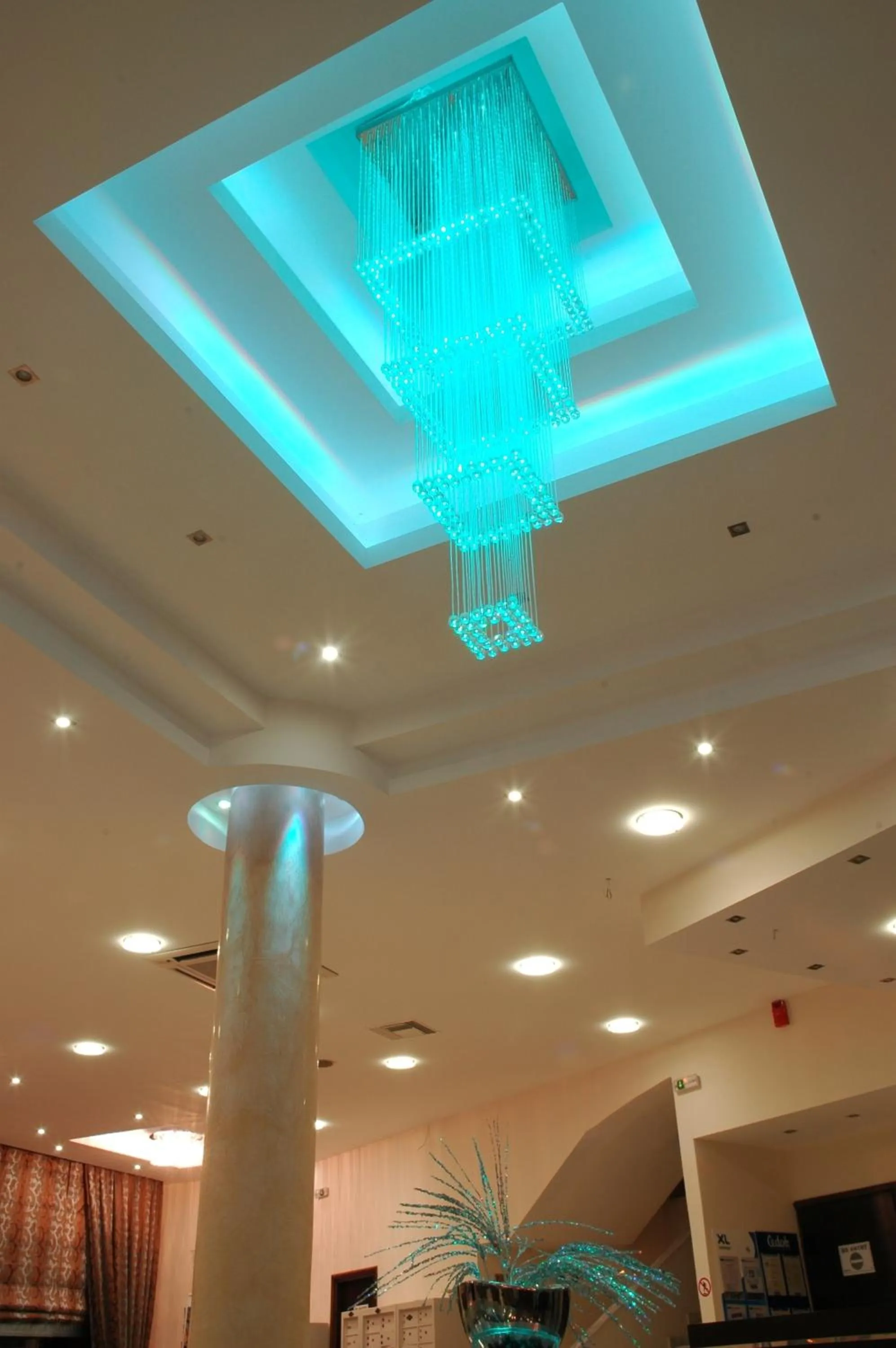 Restaurant/places to eat in Letsos Hotel