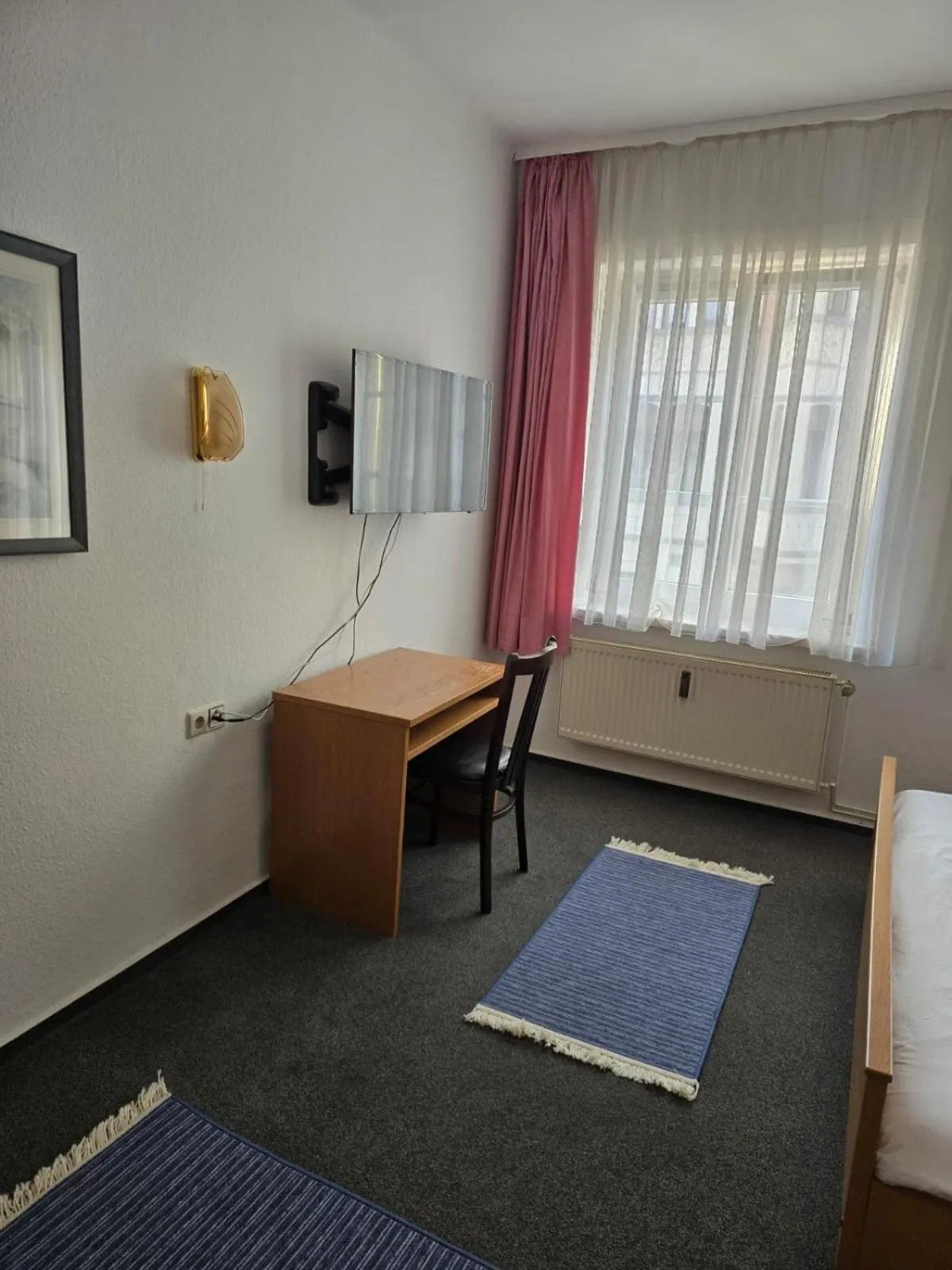 TV and multimedia, Bed in Hotel Doko Gardelegen