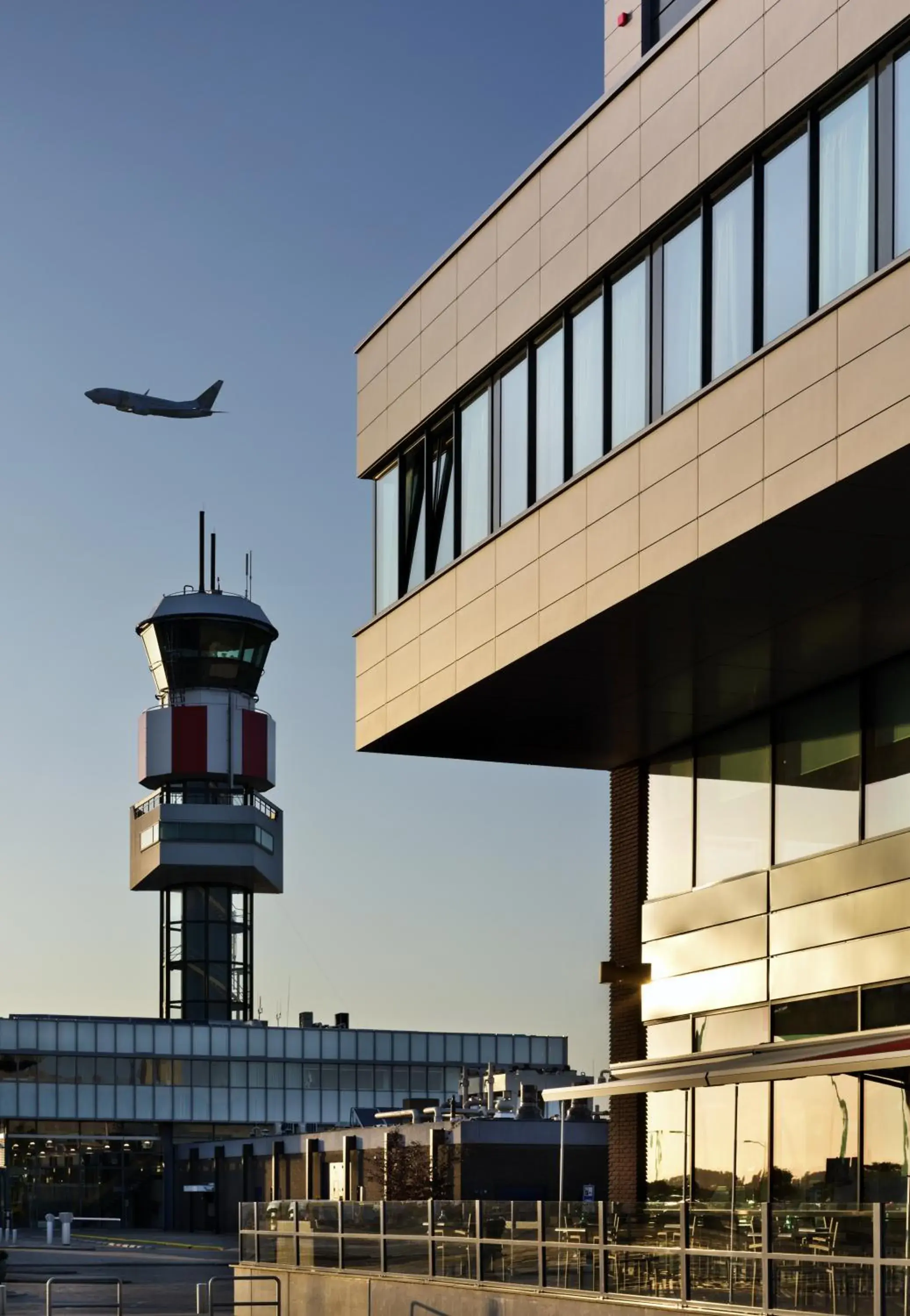 Property building in Fletcher Hotel-Restaurant Wings-Rotterdam Property building in Fletcher Hotel-Restaurant Wings-Rotterdam