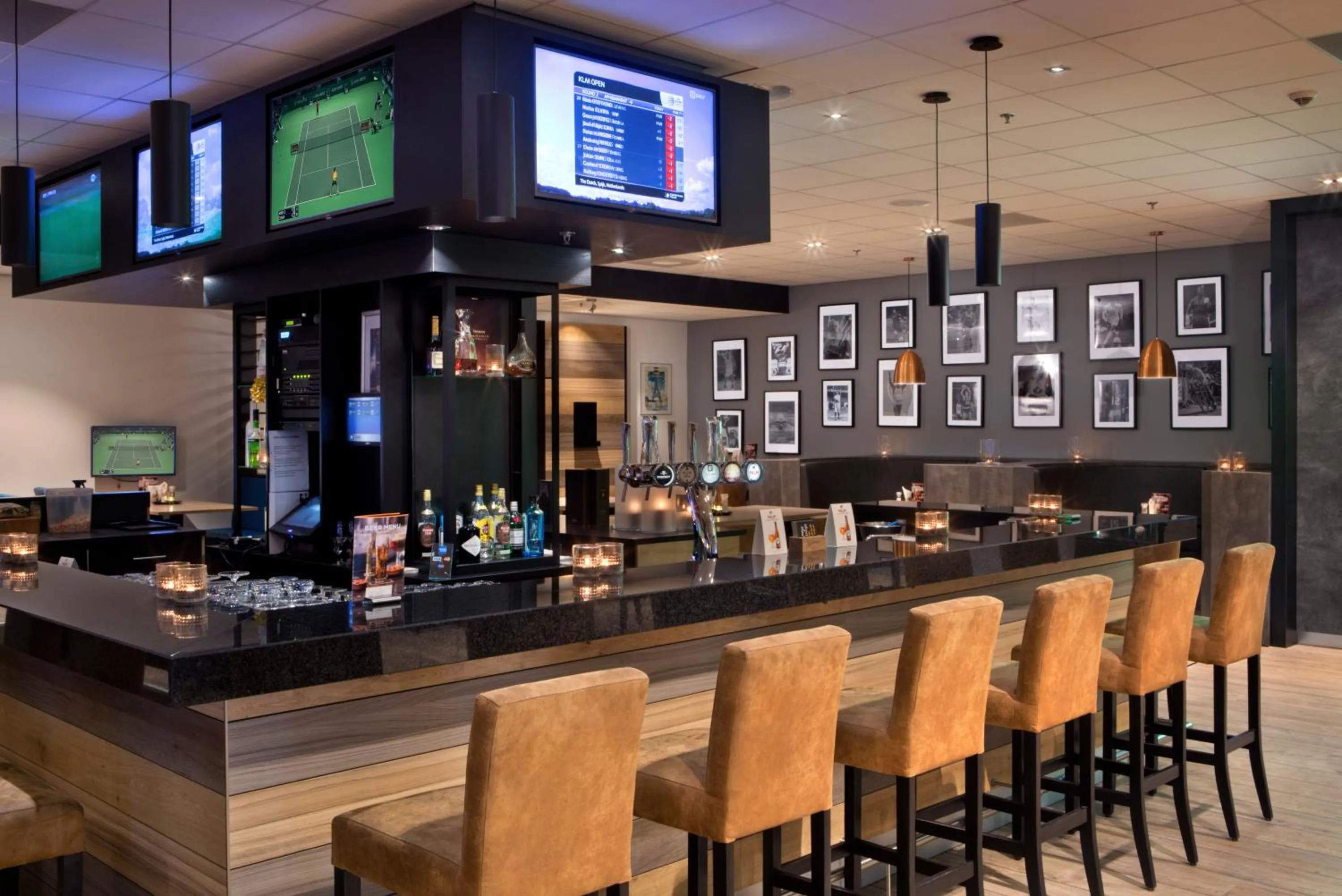 Lounge or bar in Fletcher Hotel-Restaurant Wings-Rotterdam