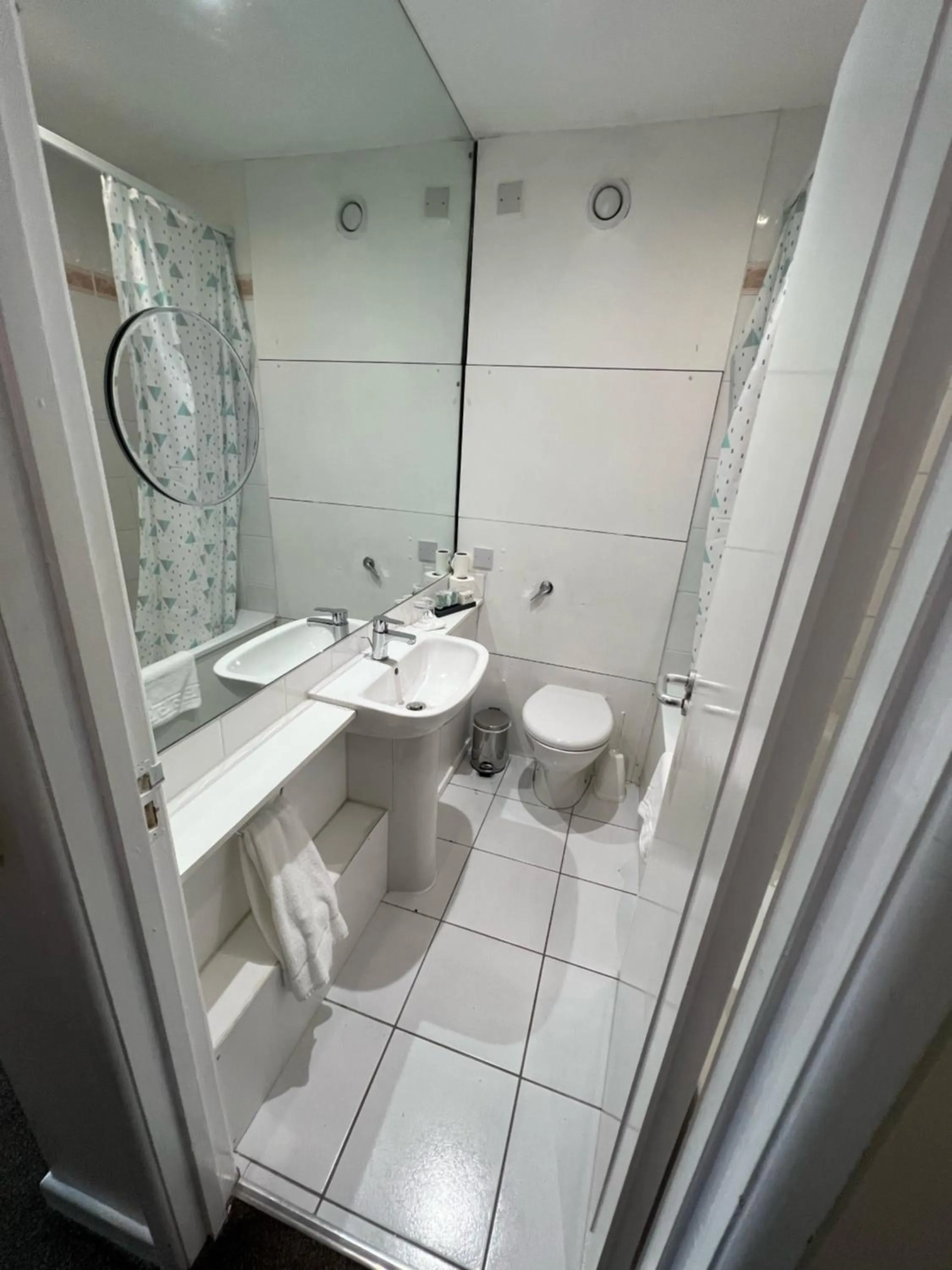 Bathroom in Hermitage Park Hotel