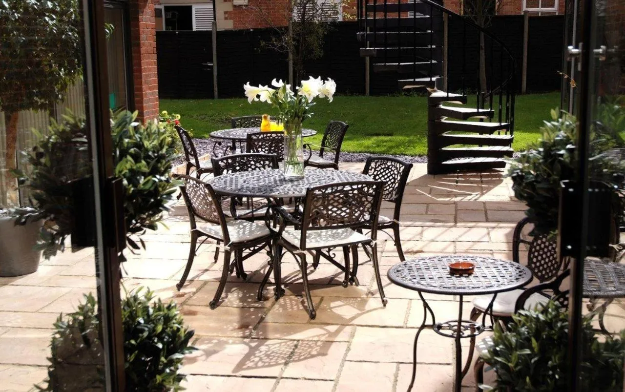 Patio in Hermitage Park Hotel