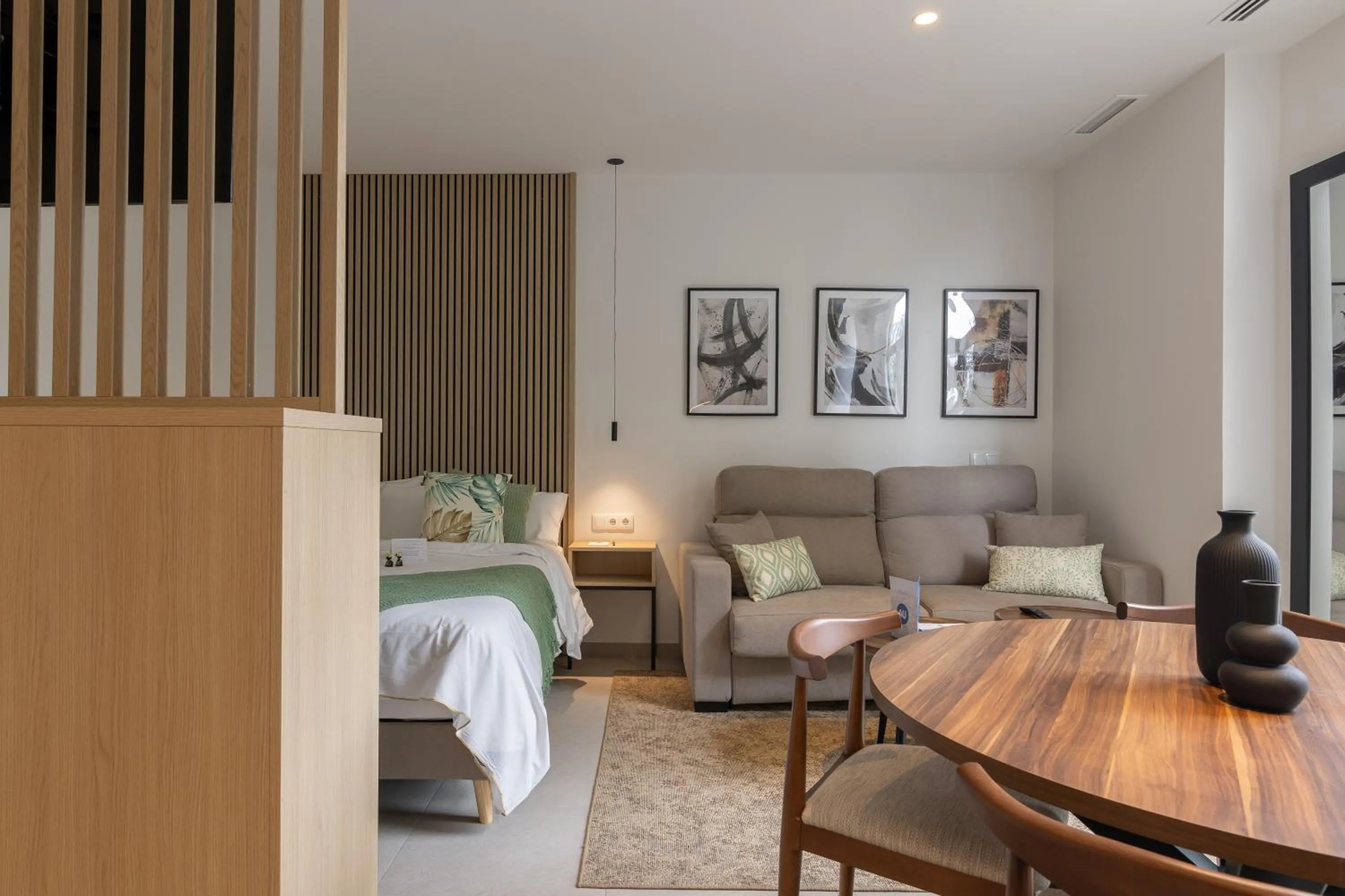 Seating area, Bed in Dorm4You Arena