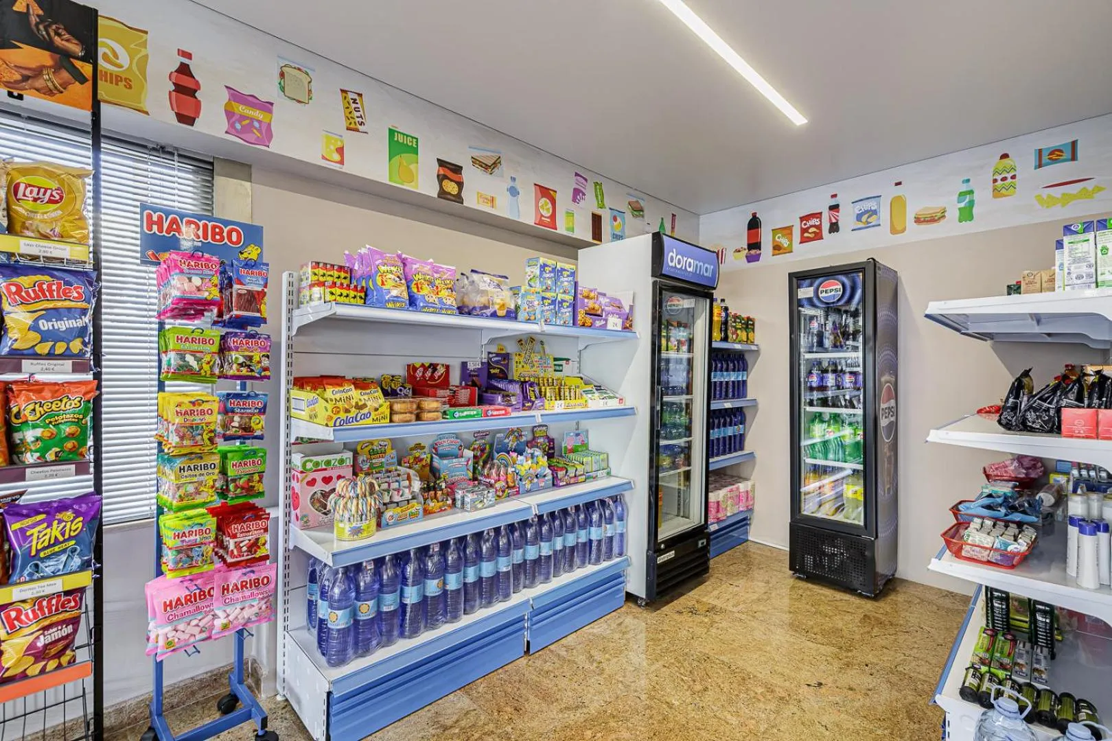 Supermarket/grocery shop in Apartamentos Doramar