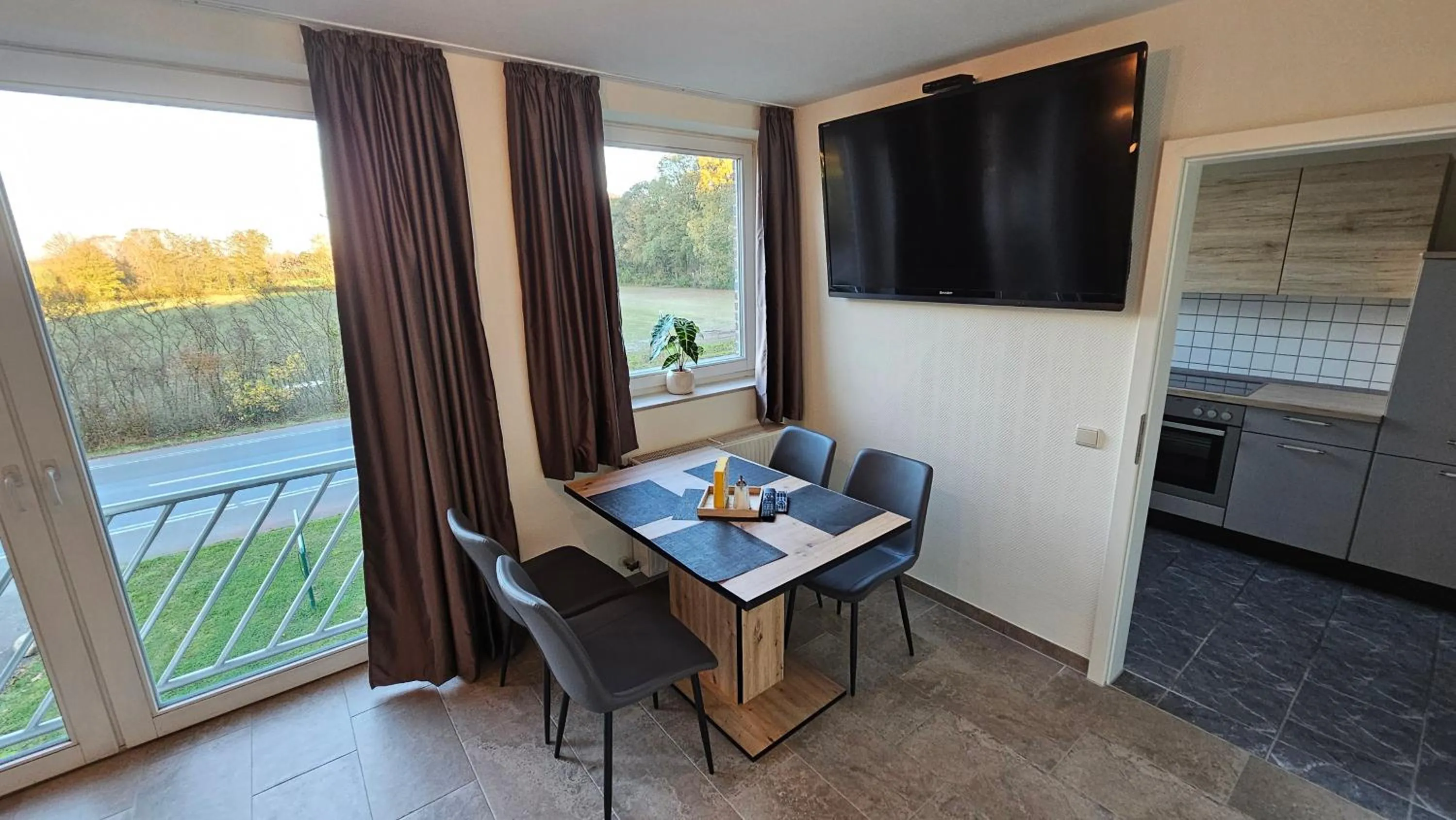 TV and multimedia in Gästehaus Grunewald Bed & Breakfast