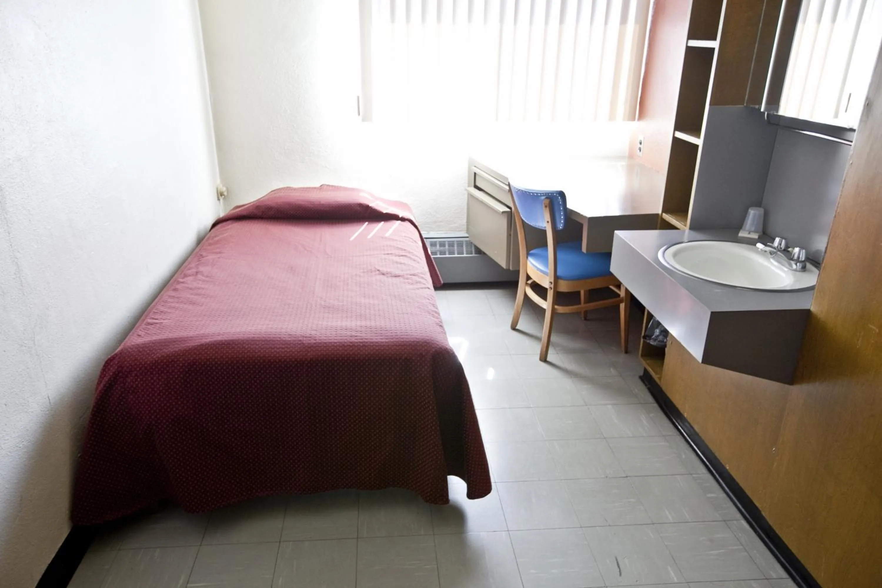 Bedroom, Bed in Résidences Campus Notre-Dame-de-Foy