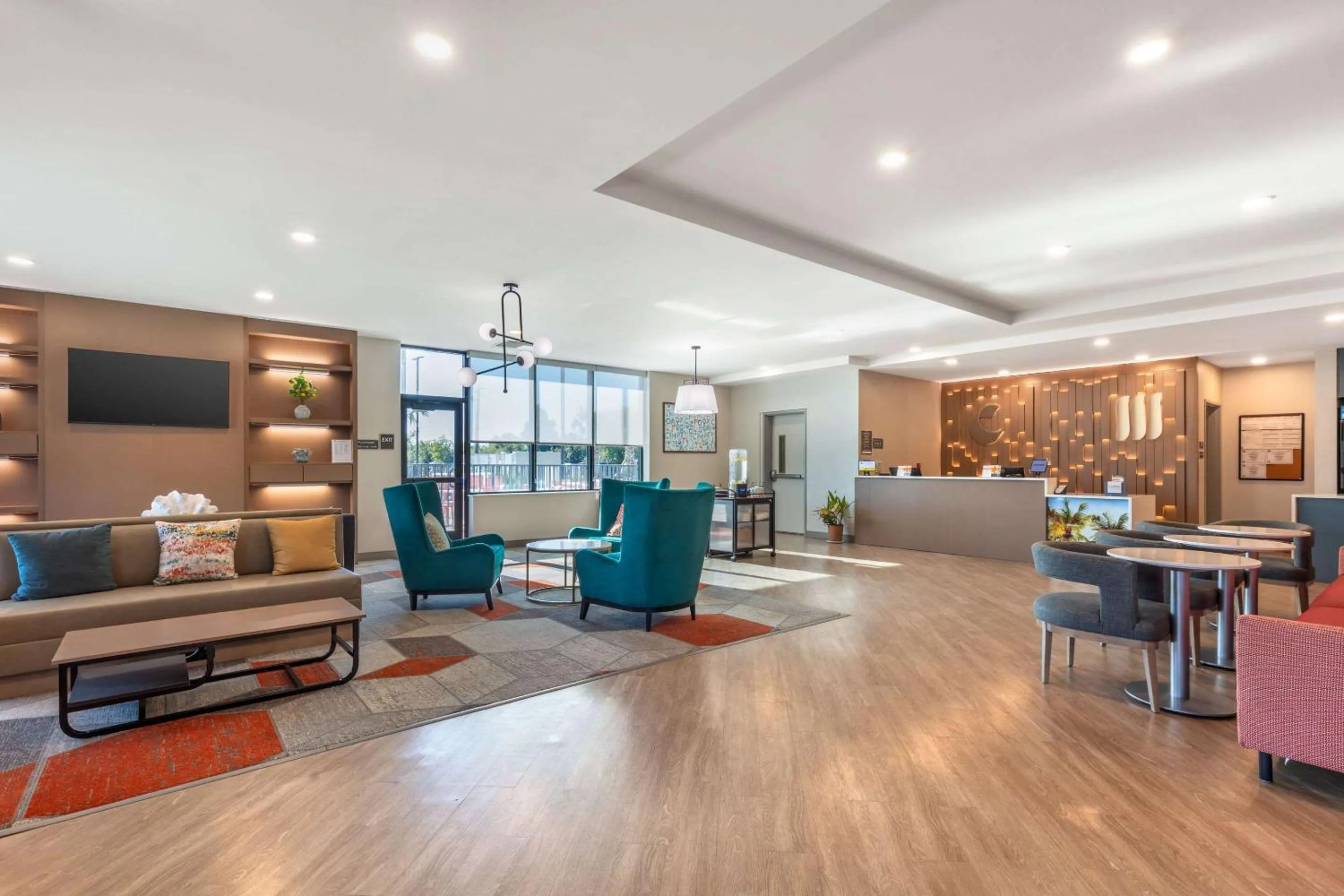 Lobby or reception in Comfort Suites Fort Myers East I-75