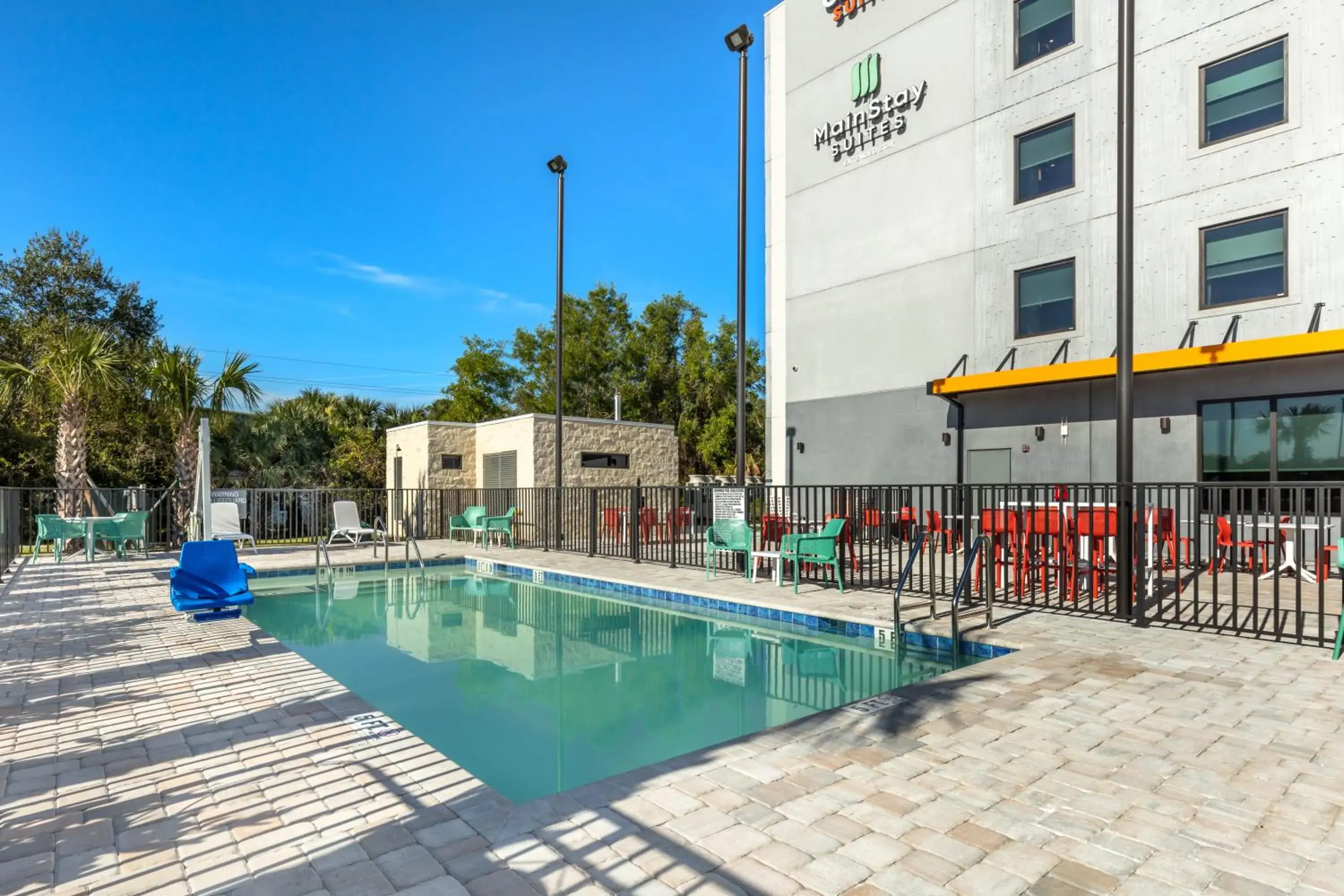 Swimming pool in MainStay Suites Fort Myers East I-75 Swimming pool in MainStay Suites Fort Myers East I-75