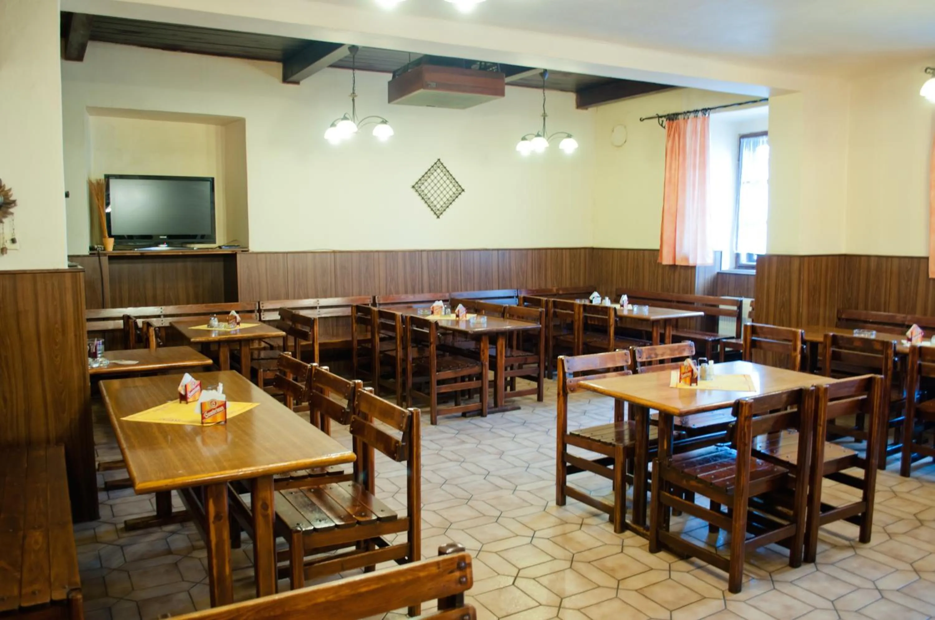 Restaurant/places to eat in Hotel Na Velké hospodě