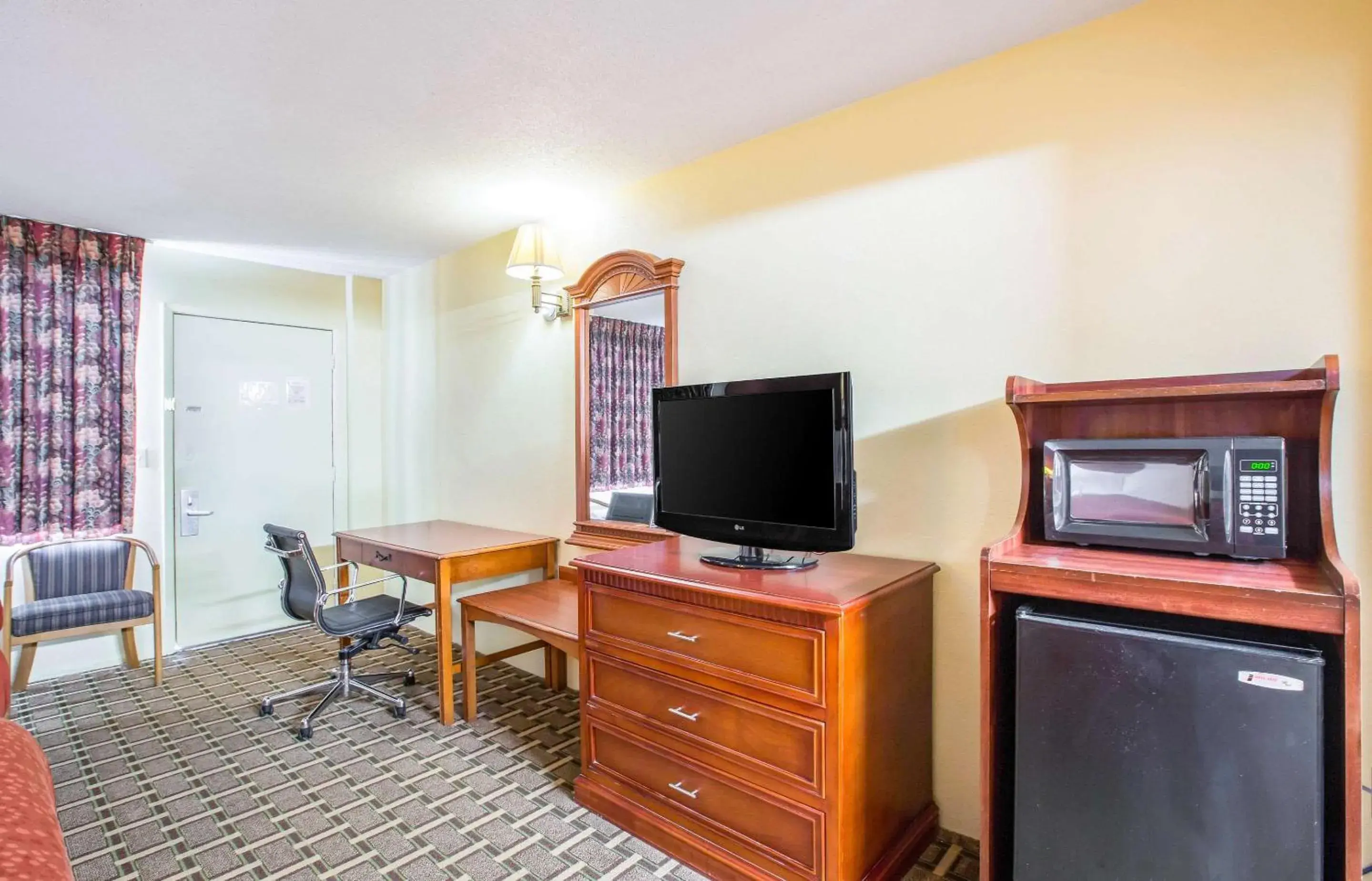 Photo of the whole room in Rodeway Inn Bonifay Photo of the whole room in Rodeway Inn Bonifay