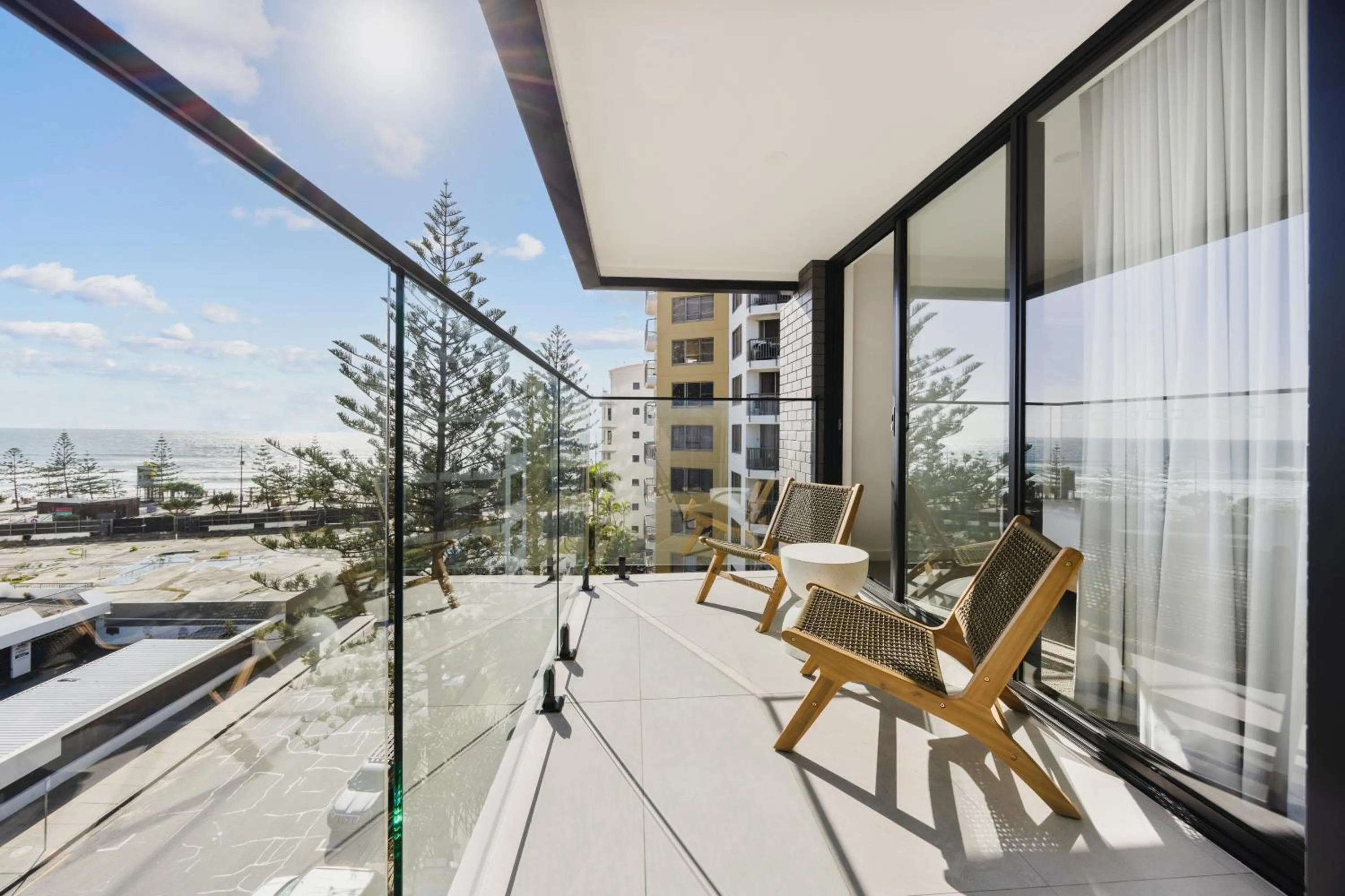 Three Bedroom Penthouse w Private Pool in The Shores Surfers Paradise Apartments