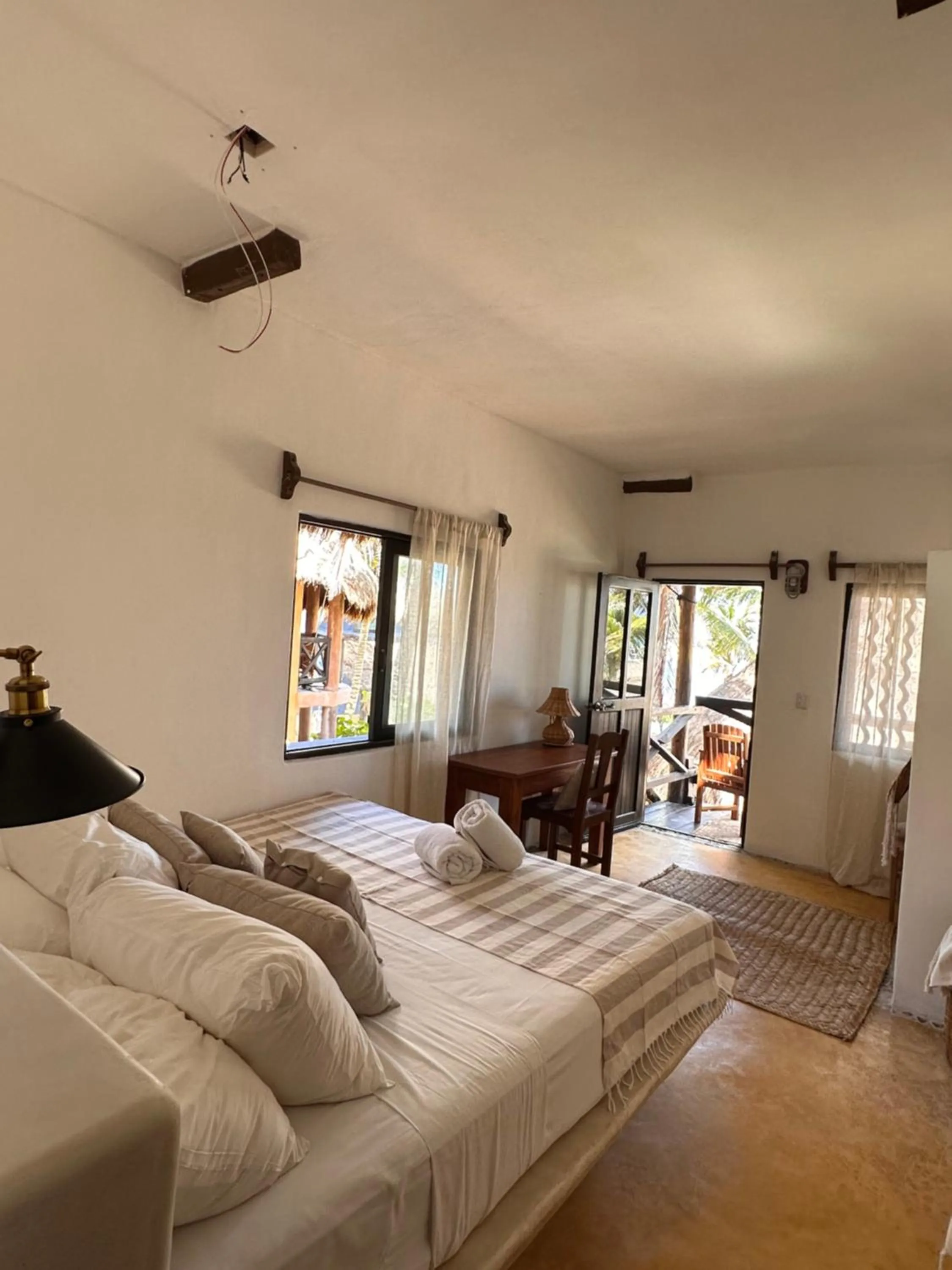 Photo of the whole room, Bed in La Conchita Tulum