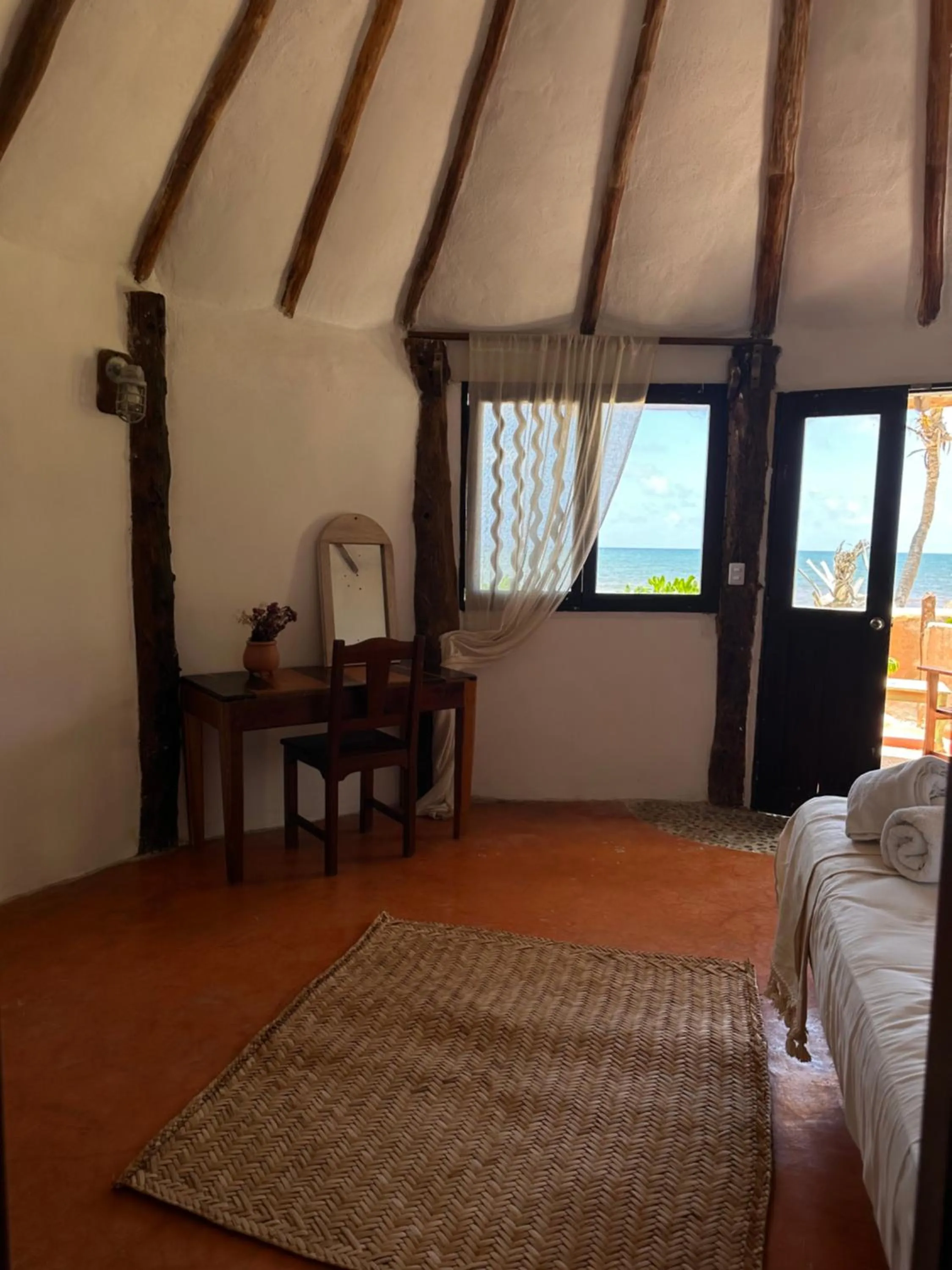 Photo of the whole room, Bed in La Conchita Tulum