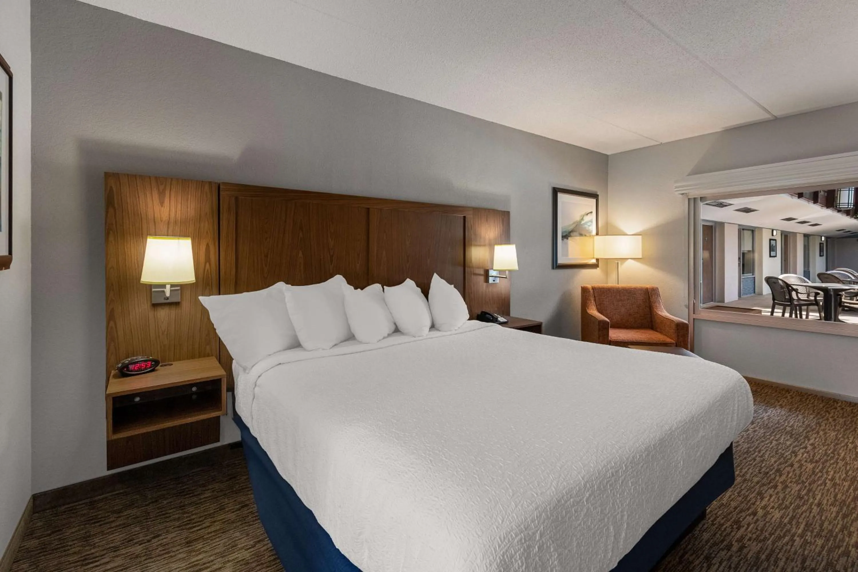 Bedroom, Bed in Best Western Bridgeview Hotel