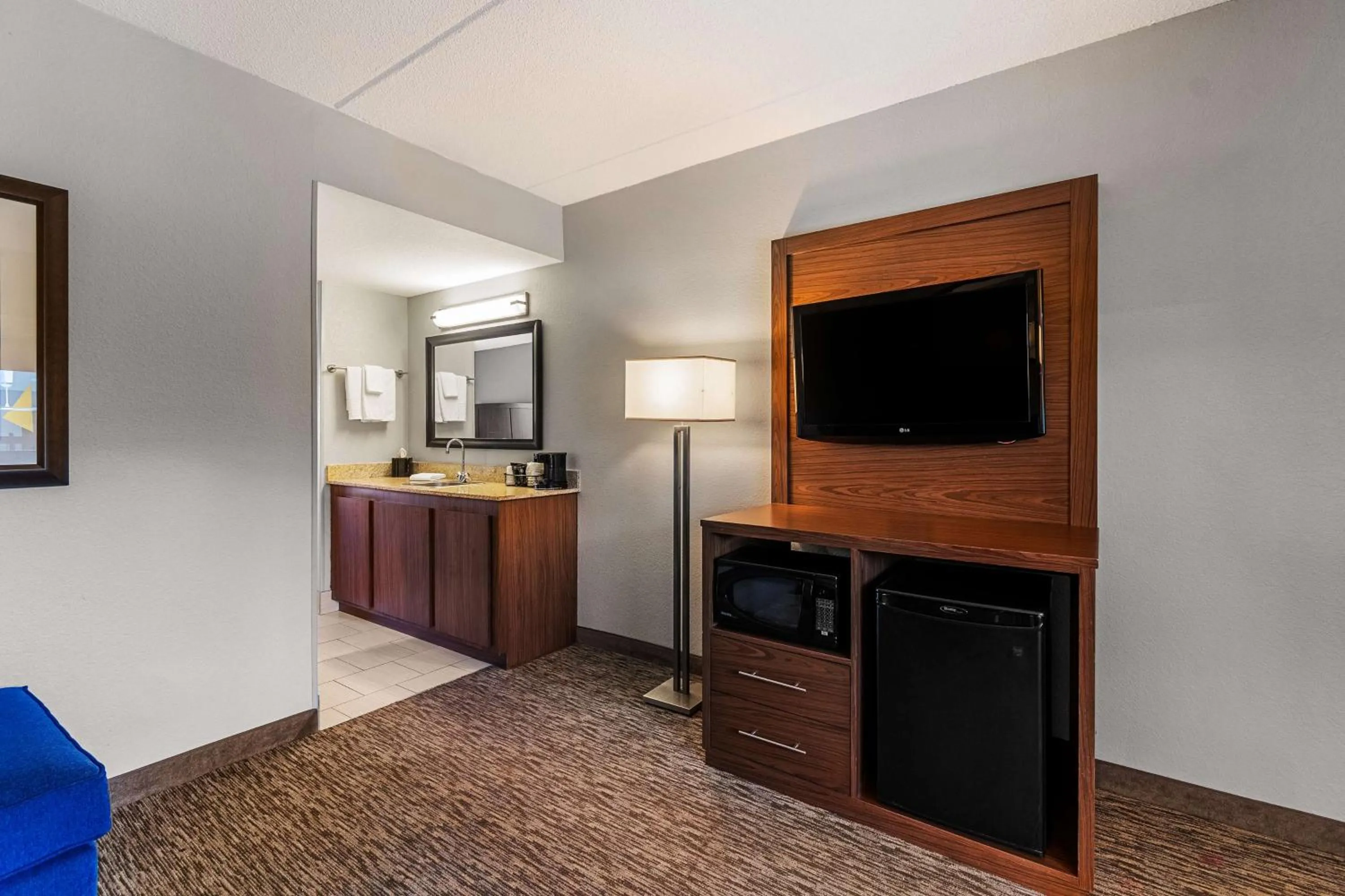 Bedroom in Best Western Bridgeview Hotel