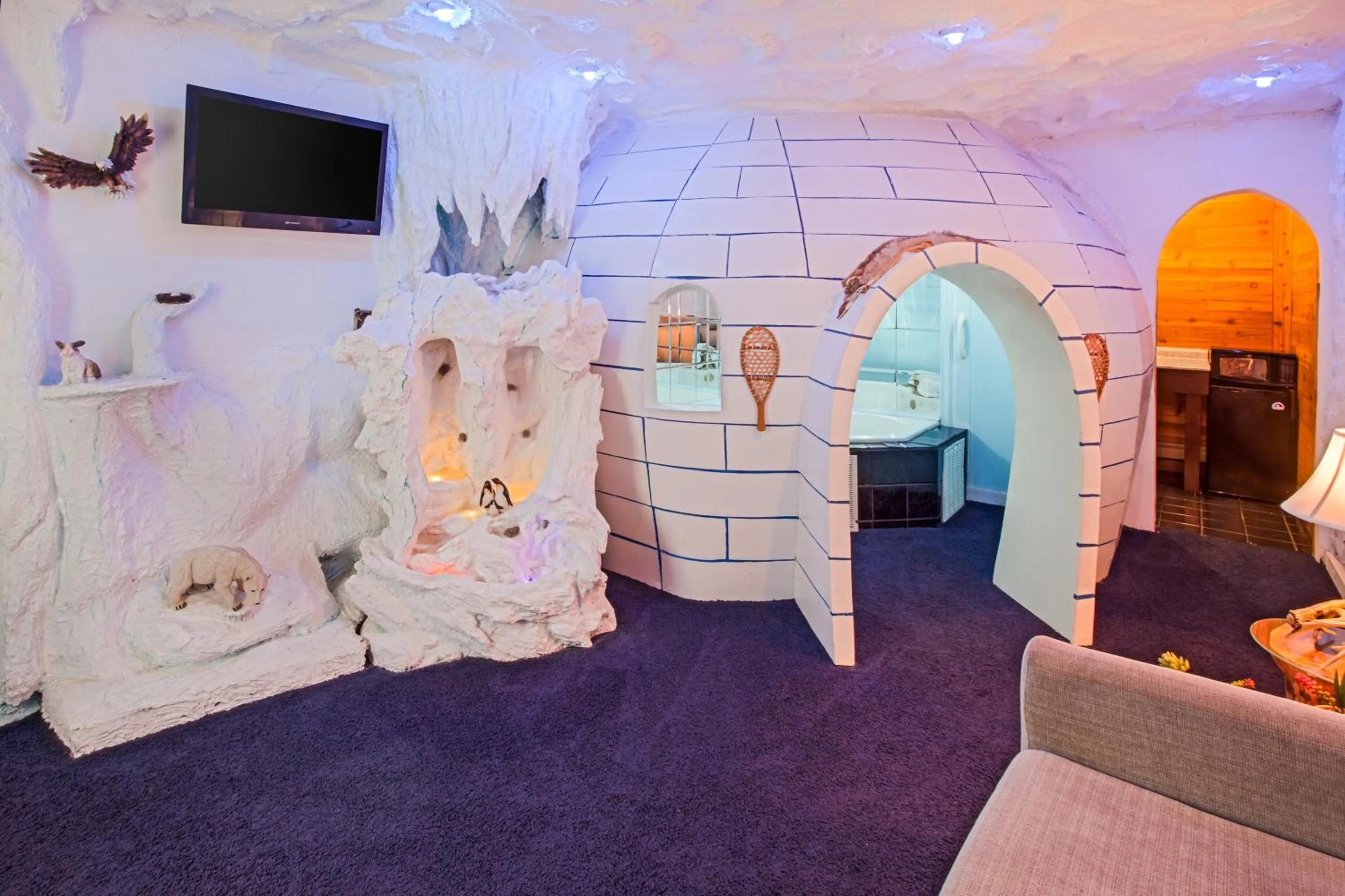 BBQ facilities in Days Inn & Suites by Wyndham Terre Haute