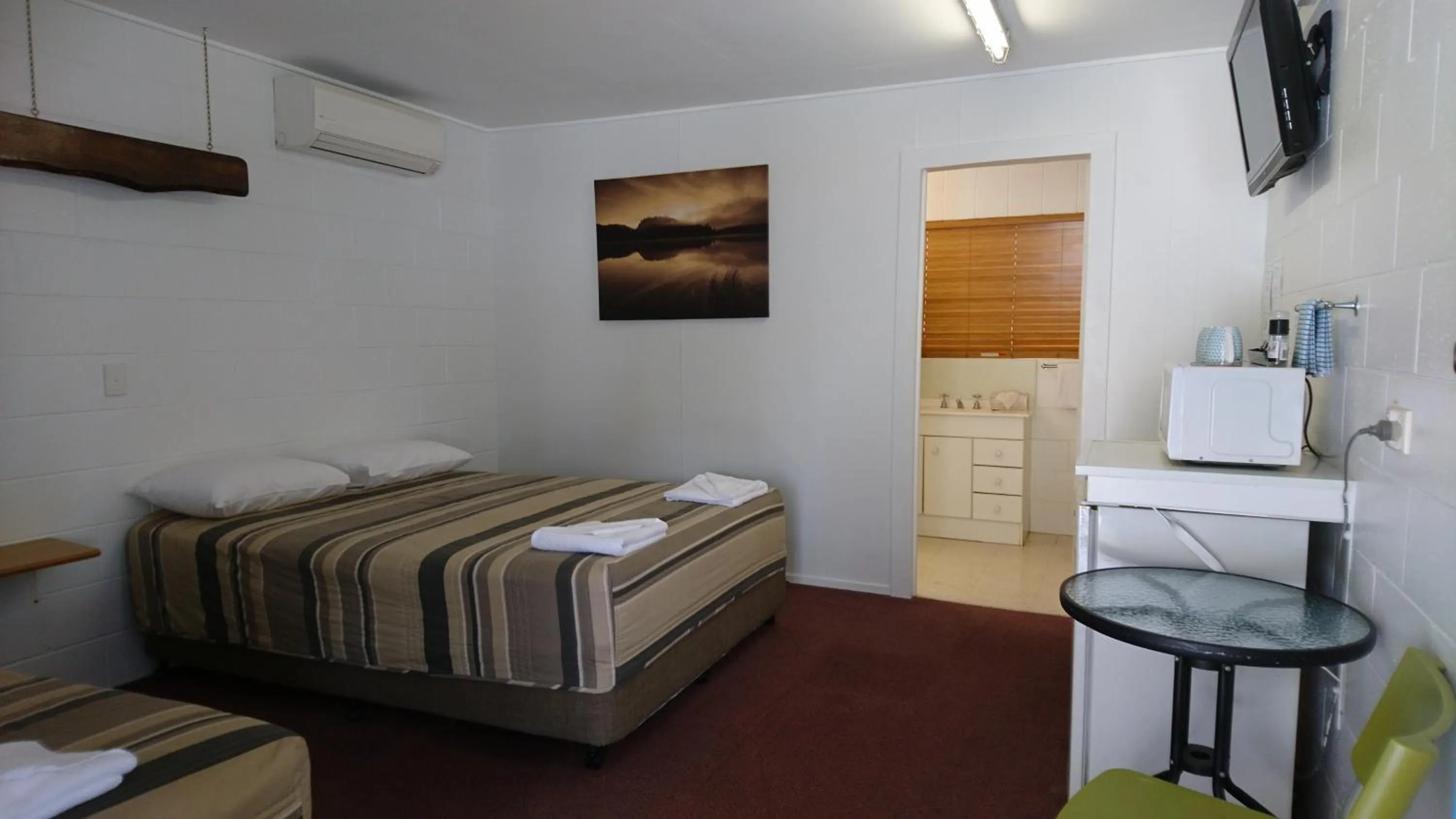 Bed in Bororen Motel