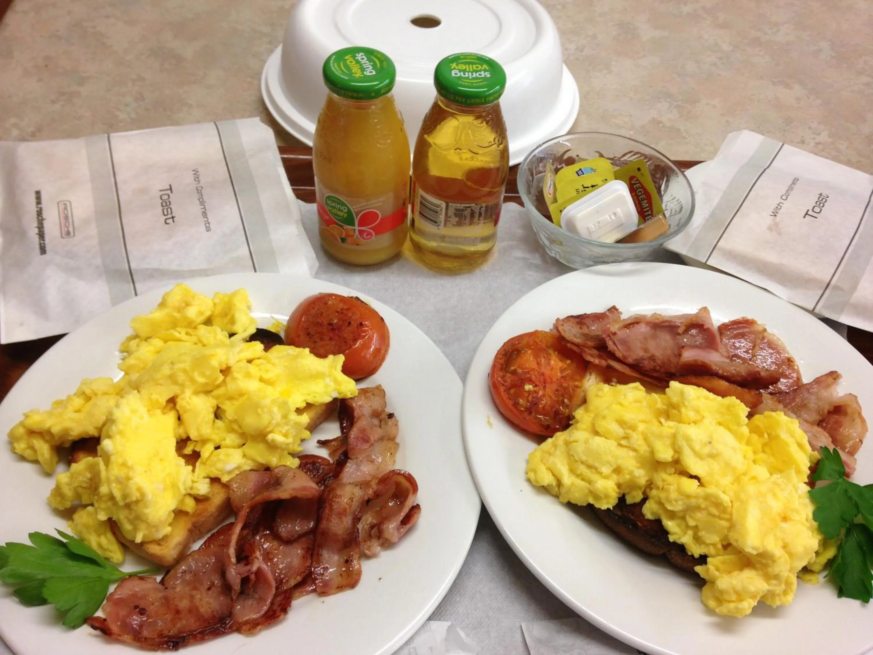 Breakfast in Bororen Motel
