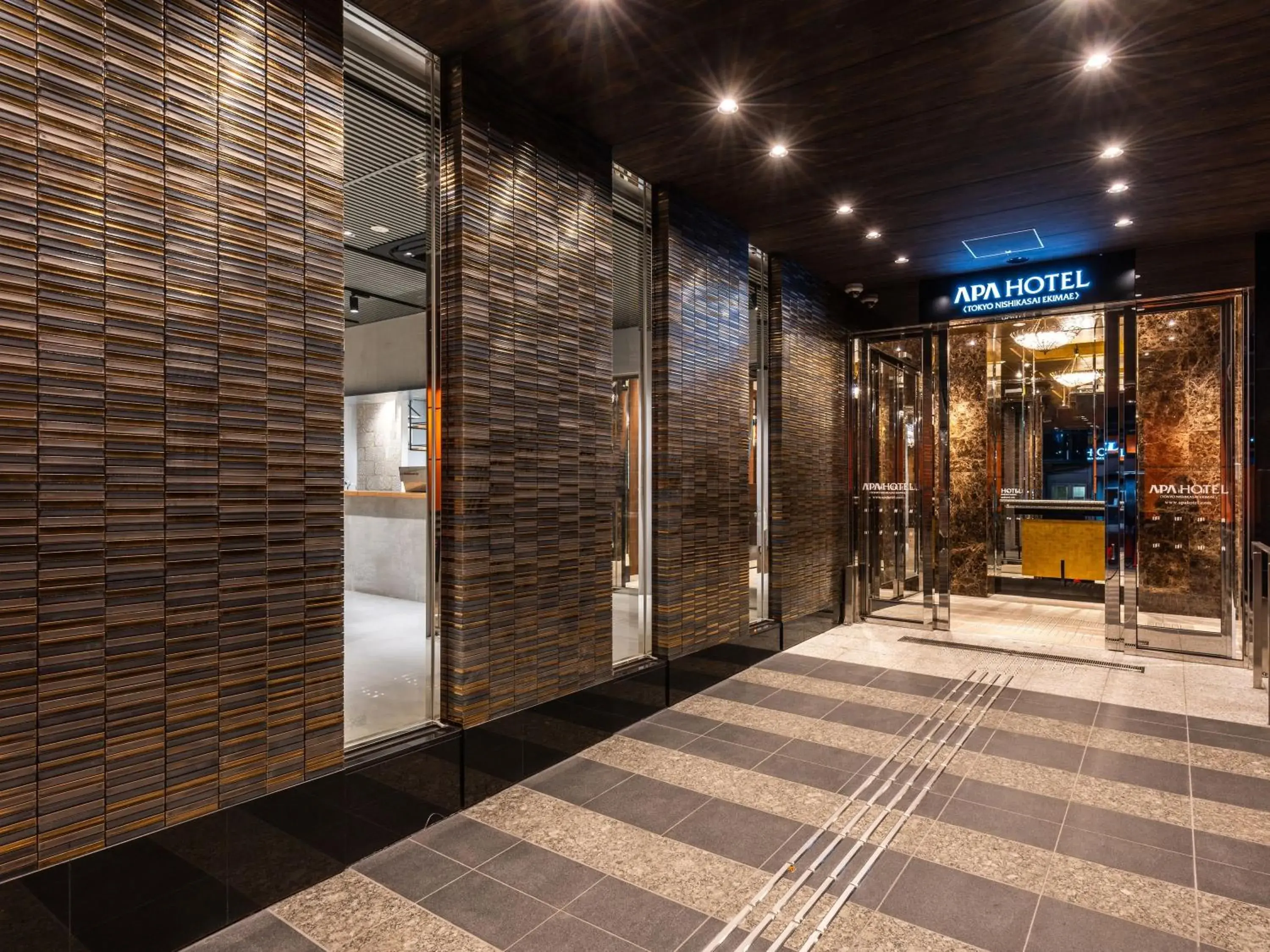 Facade/entrance in APA Hotel Tokyo Nishikasai Ekimae Facade/entrance in APA Hotel Tokyo Nishikasai Ekimae