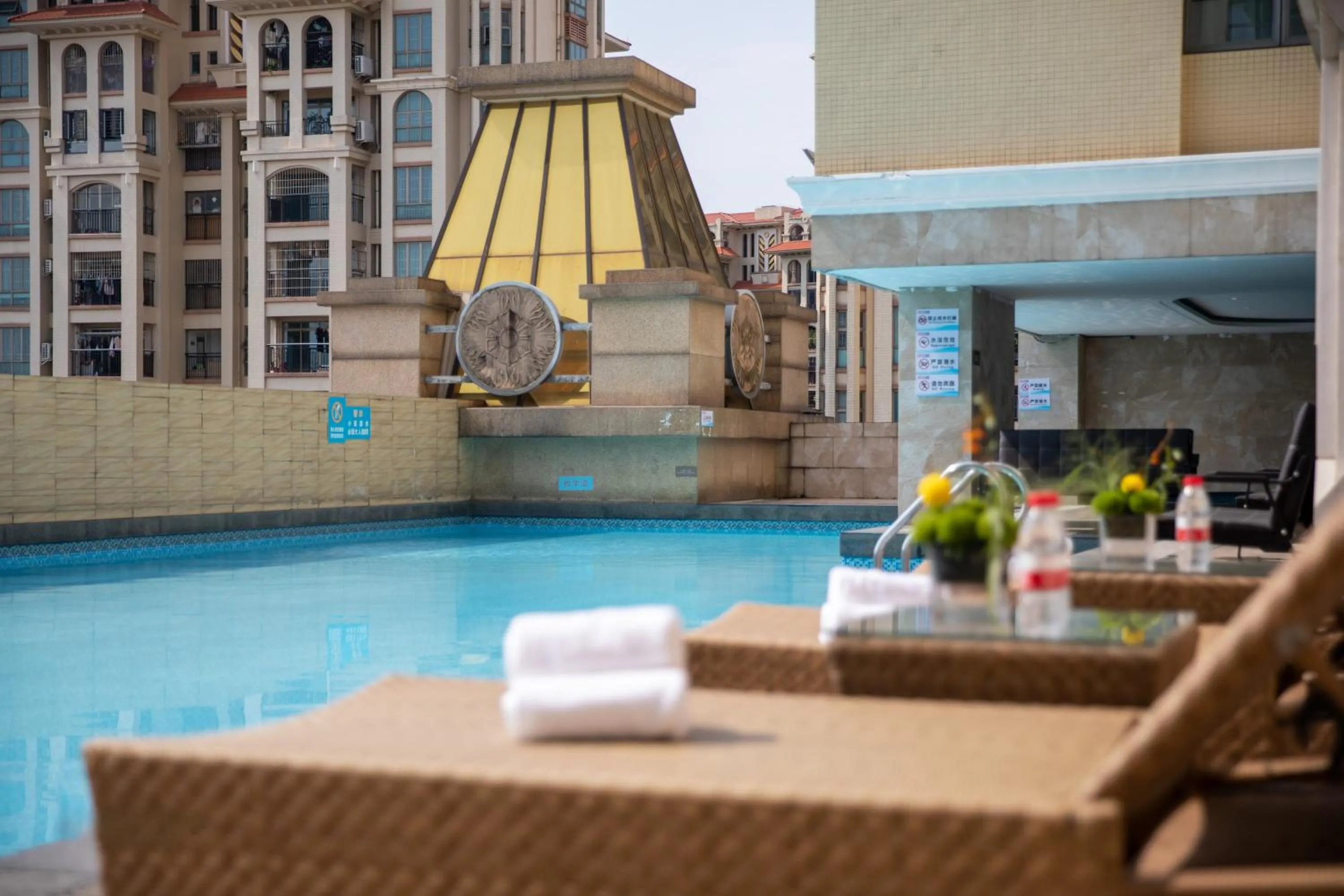 Swimming pool in Wyndham Garden Foshan Nanhai